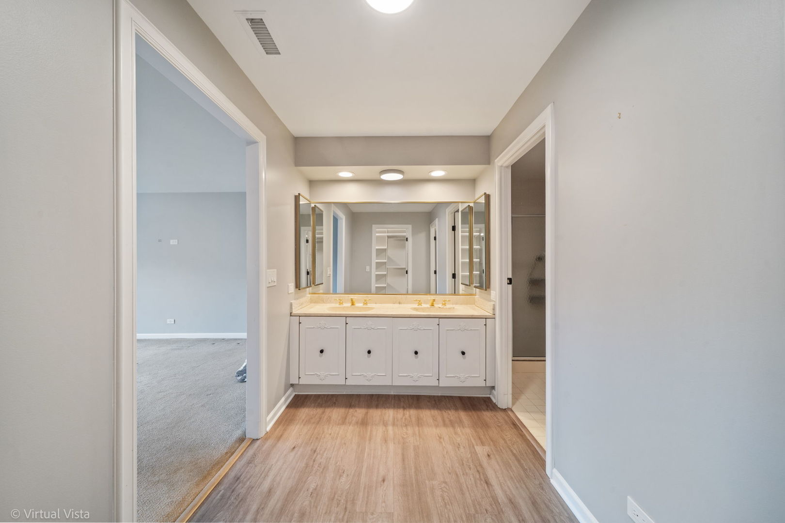 5 Oak Brook Club Drive #P3N, Oak Brook, IL 60523