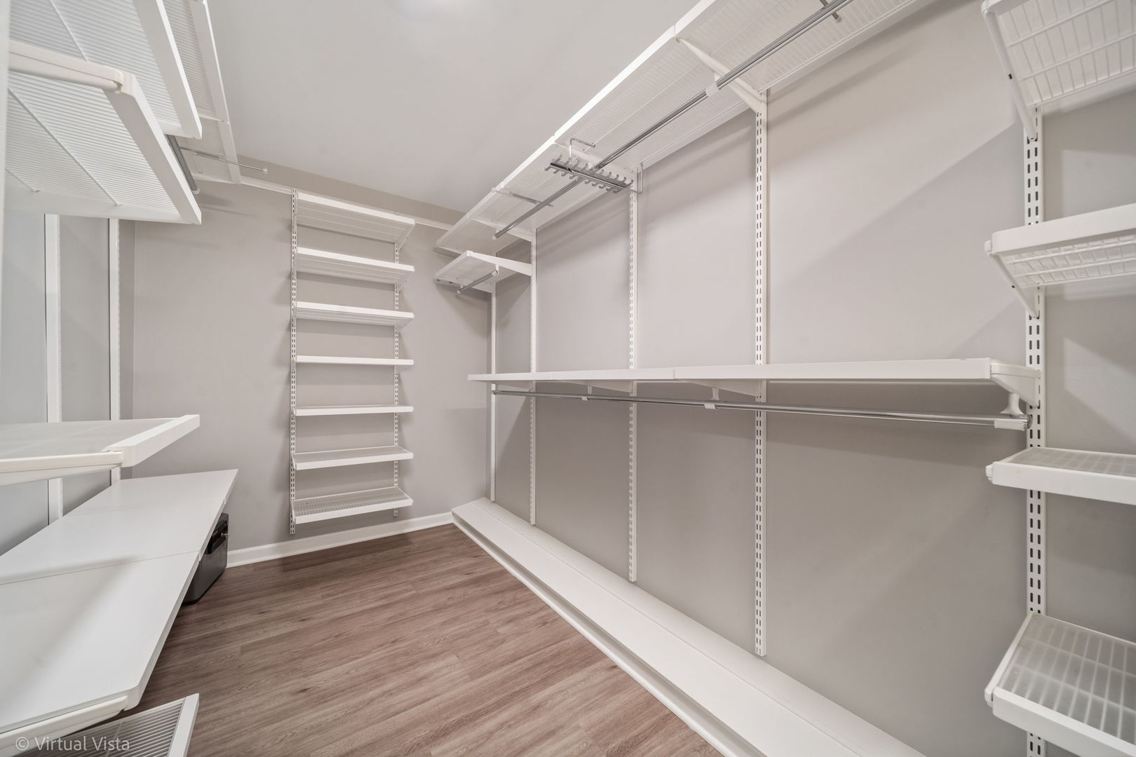 5 Oak Brook Club Drive #P3N, Oak Brook, IL 60523