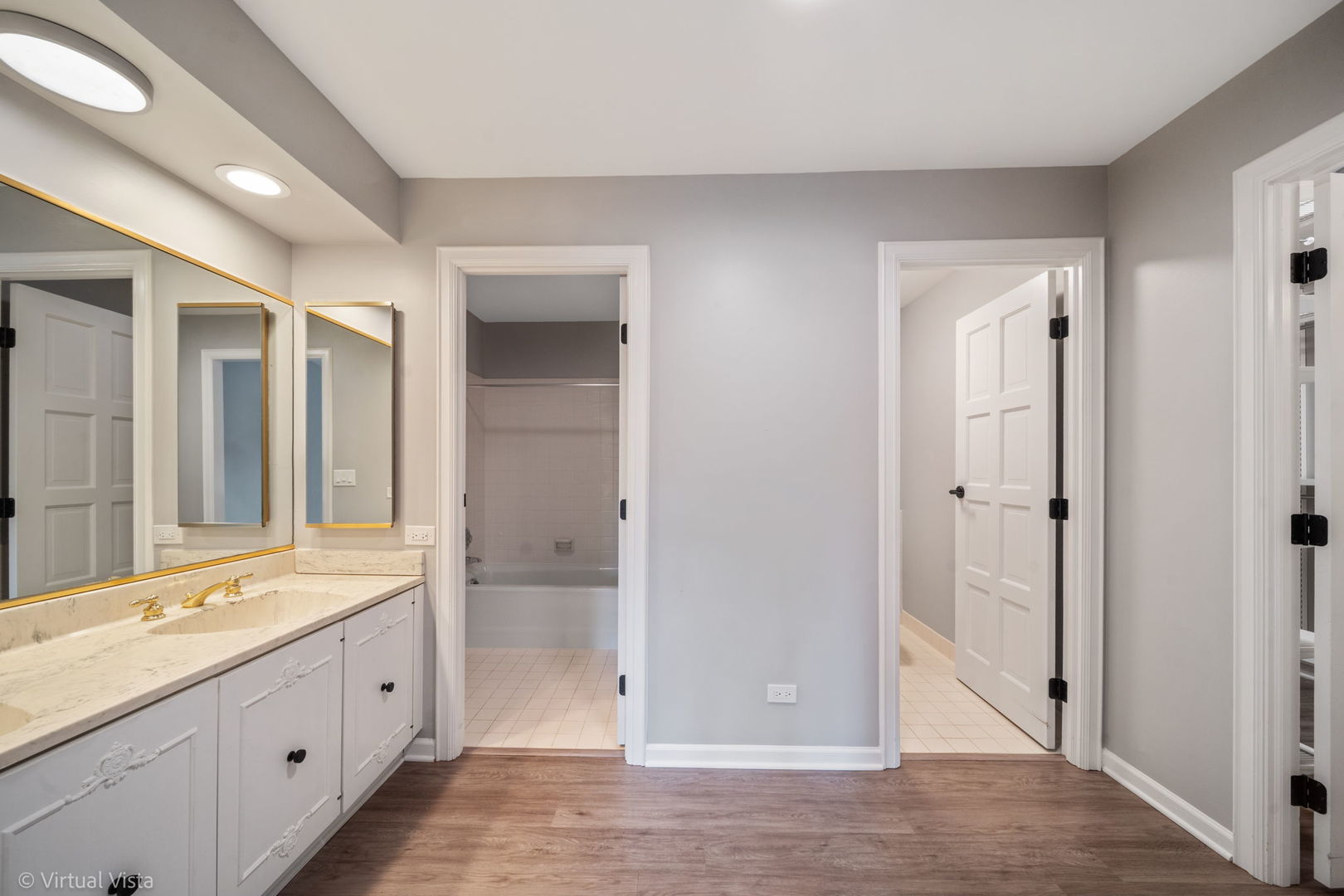 5 Oak Brook Club Drive #P3N, Oak Brook, IL 60523
