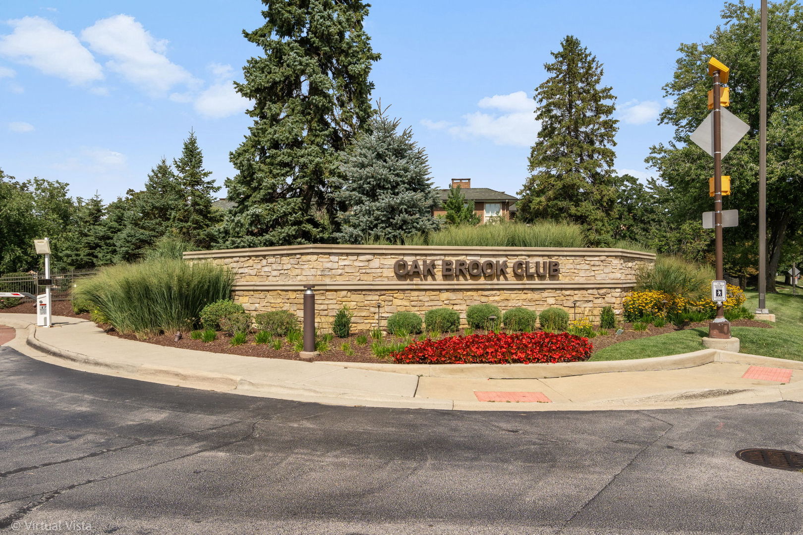 5 Oak Brook Club Drive #P3N, Oak Brook, IL 60523