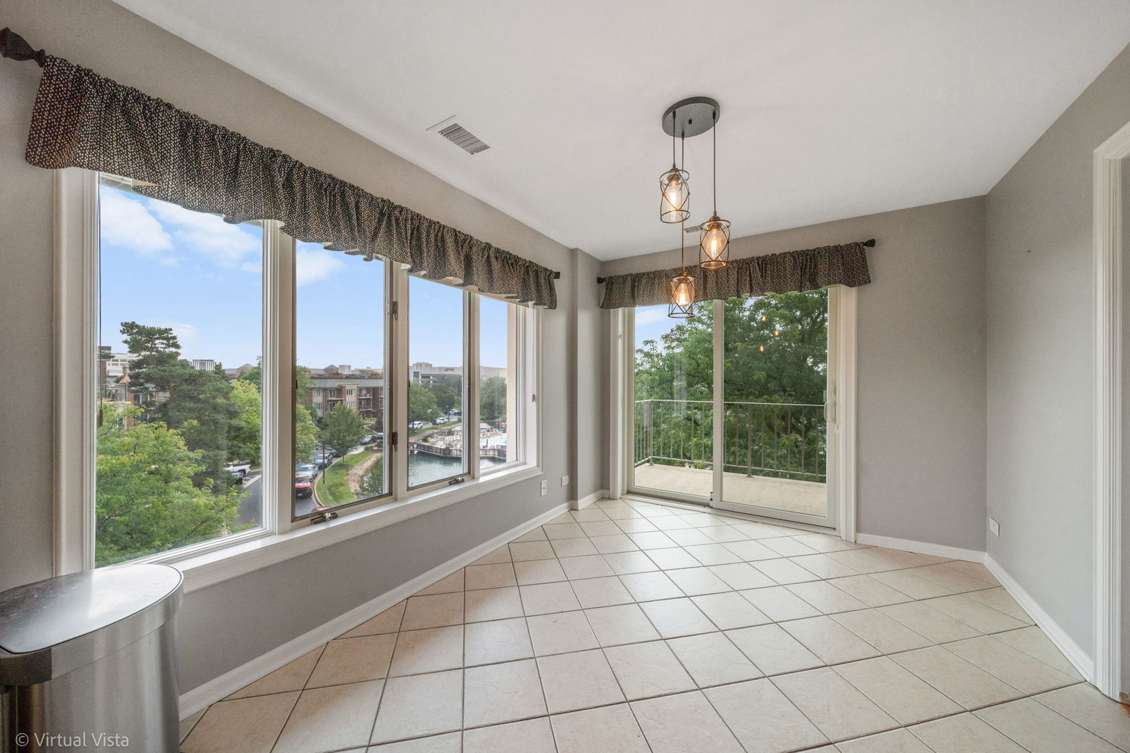 5 Oak Brook Club Drive #P3N, Oak Brook, IL 60523