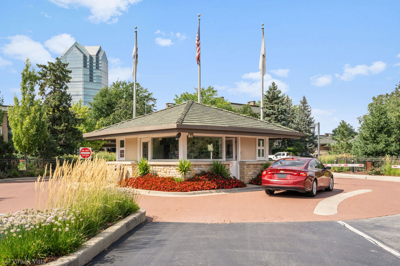 5 Oak Brook Club Drive #P3N, Oak Brook, IL 60523