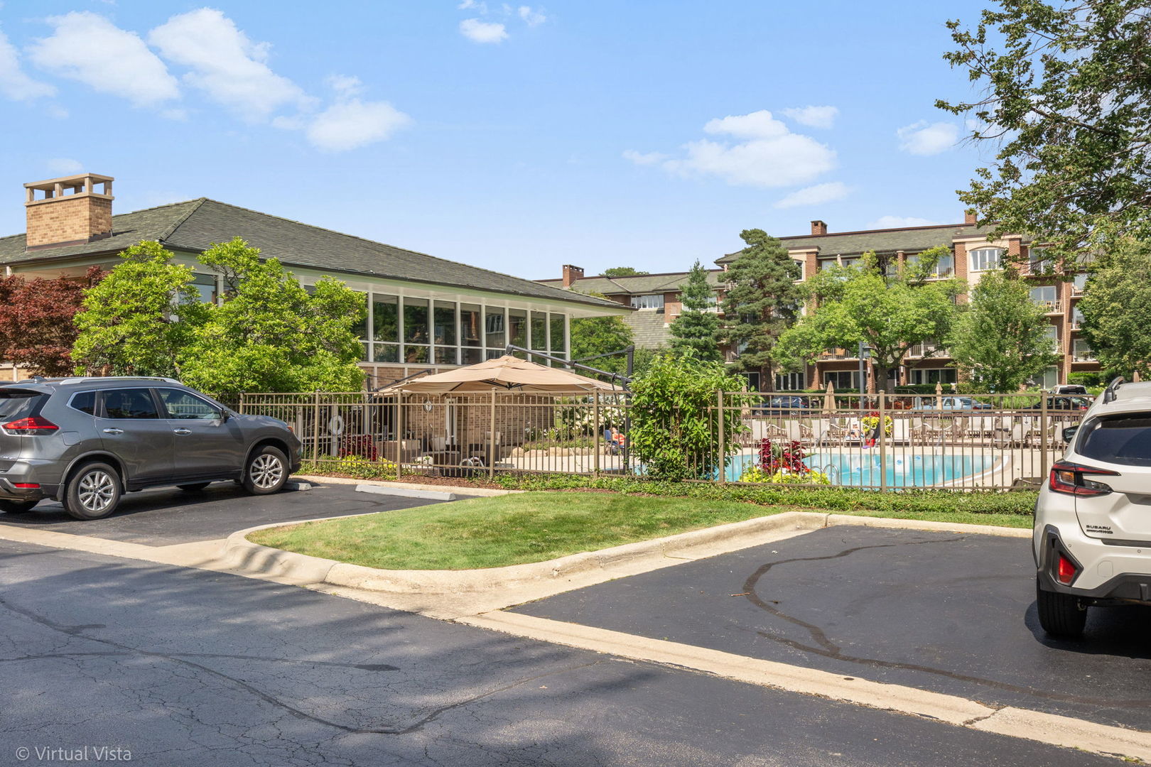 5 Oak Brook Club Drive #P3N, Oak Brook, IL 60523