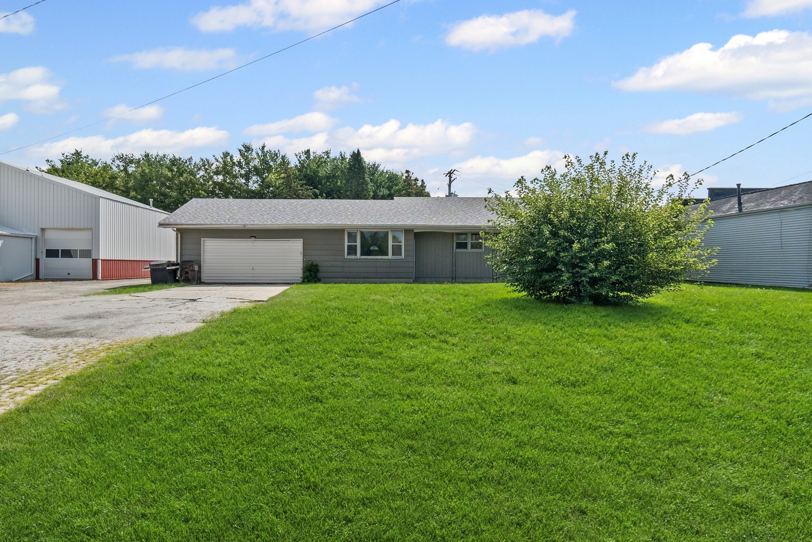 525 S Dixie Highway, Beecher, IL 60401