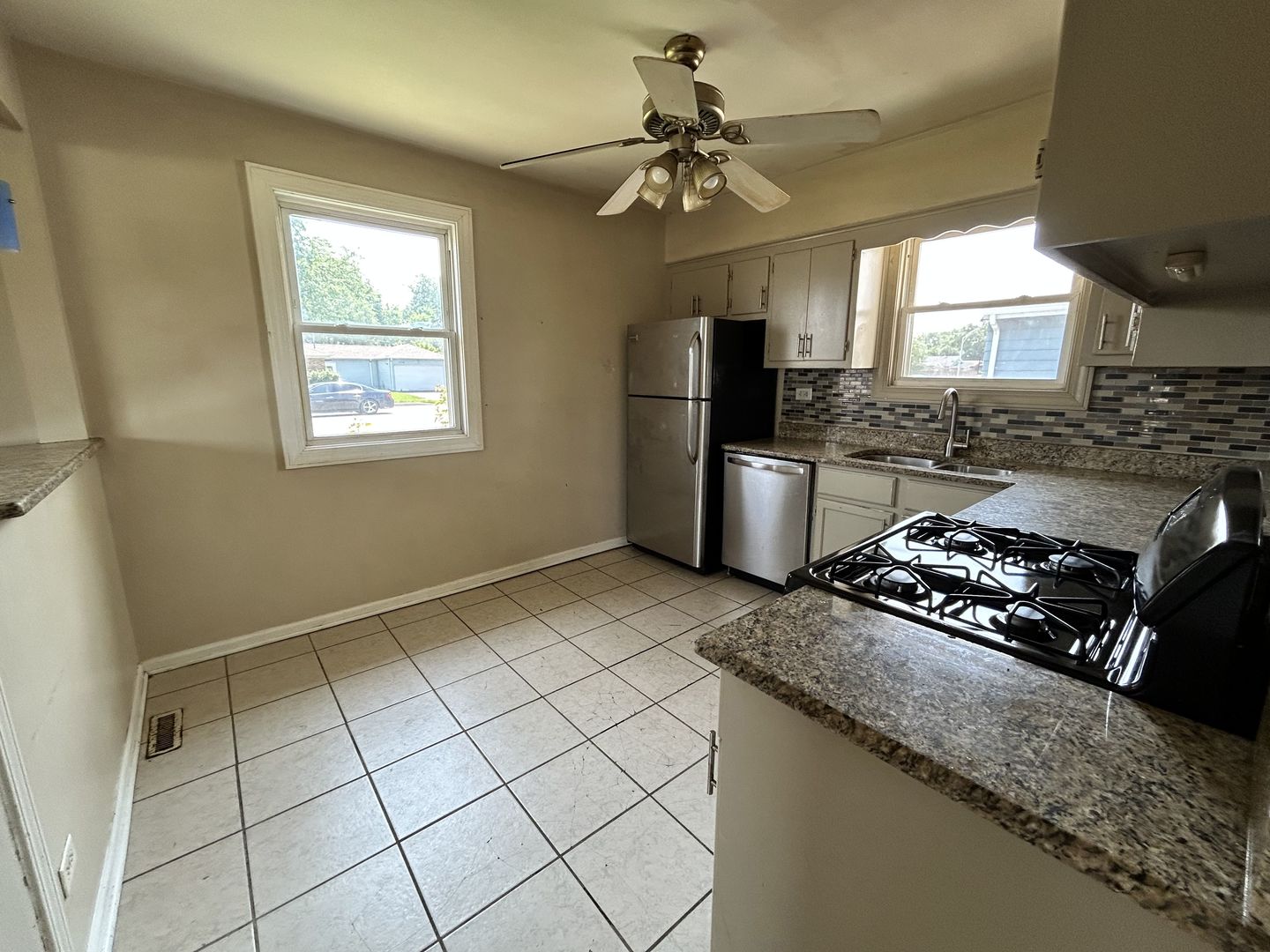 4000 W 107th Street, Oak Lawn, IL 60453