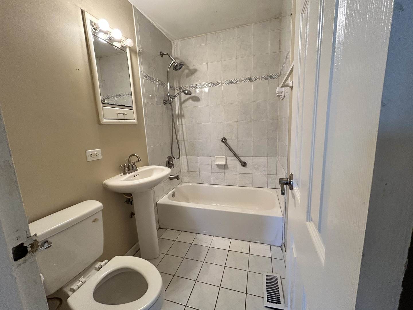 4000 W 107th Street, Oak Lawn, IL 60453
