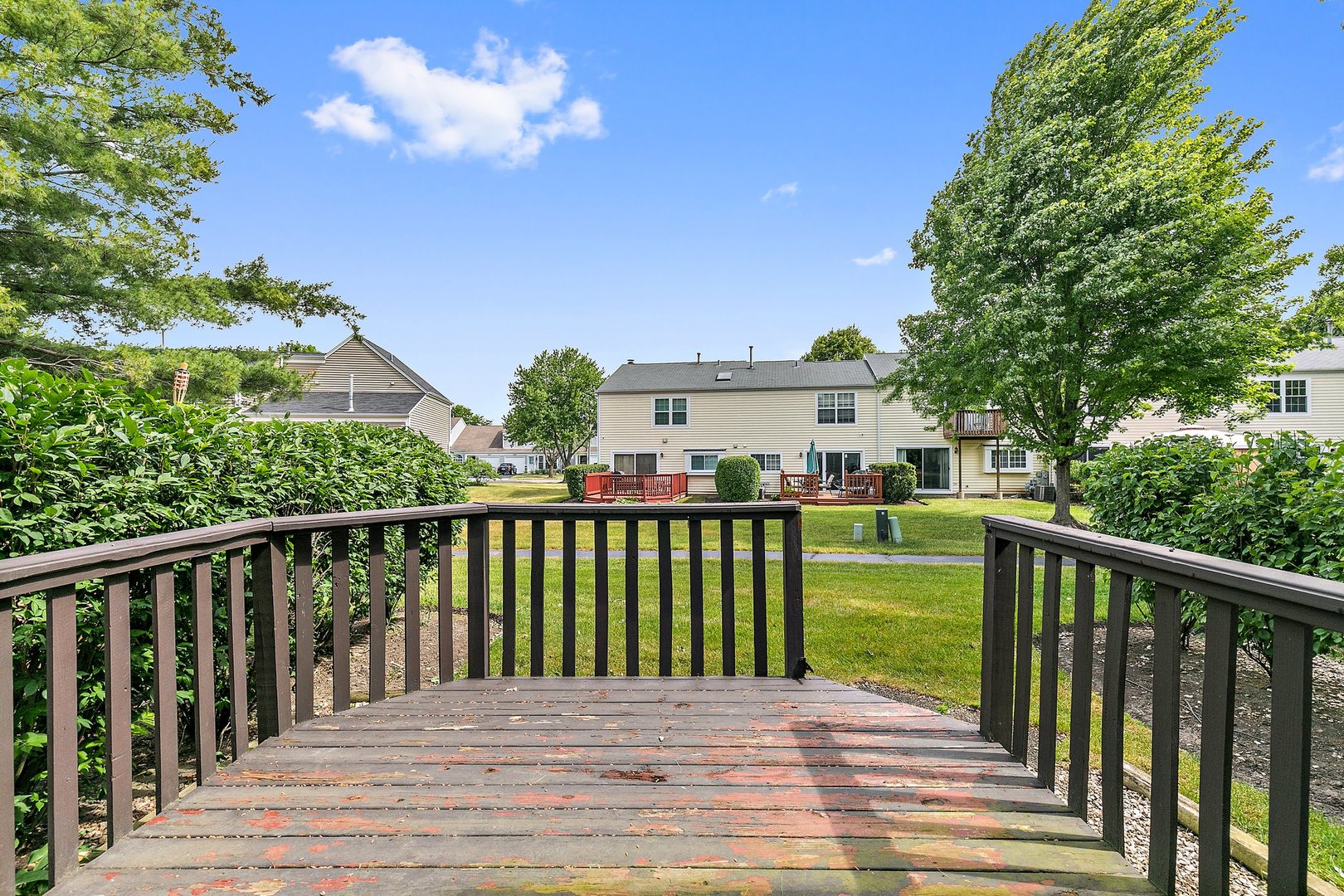 1684 College Green Drive, Elgin, IL 60123