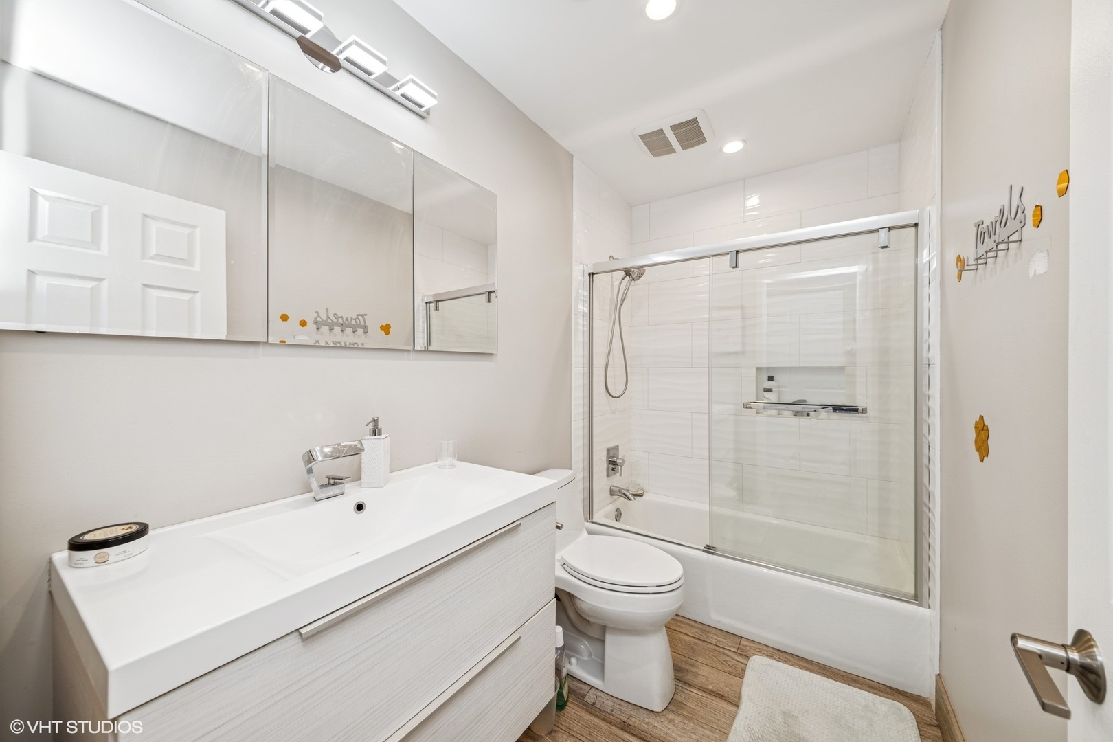 1717 W Crystal Lane #701, Mount Prospect, IL 60056