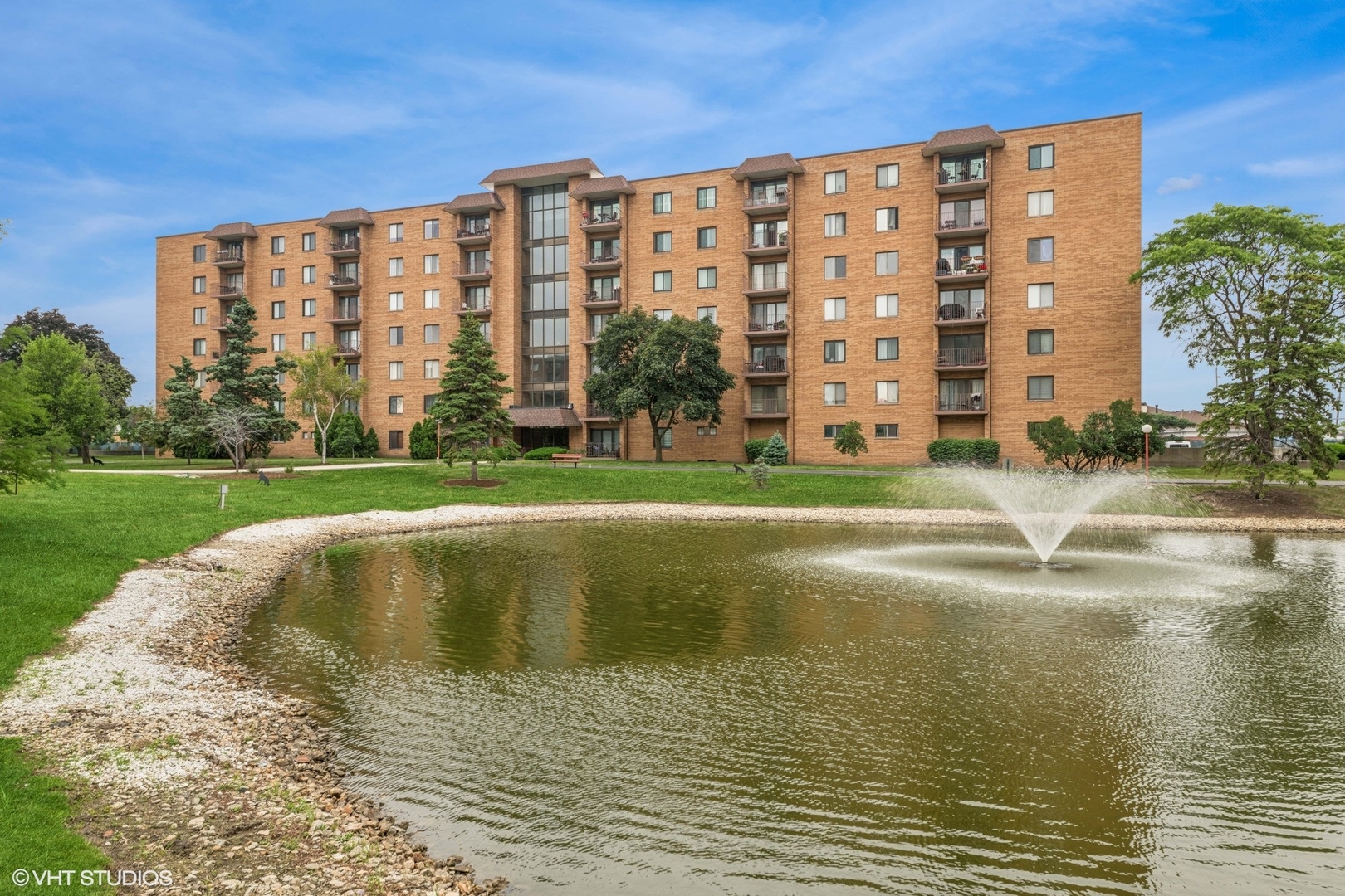 1717 W Crystal Lane #701, Mount Prospect, IL 60056