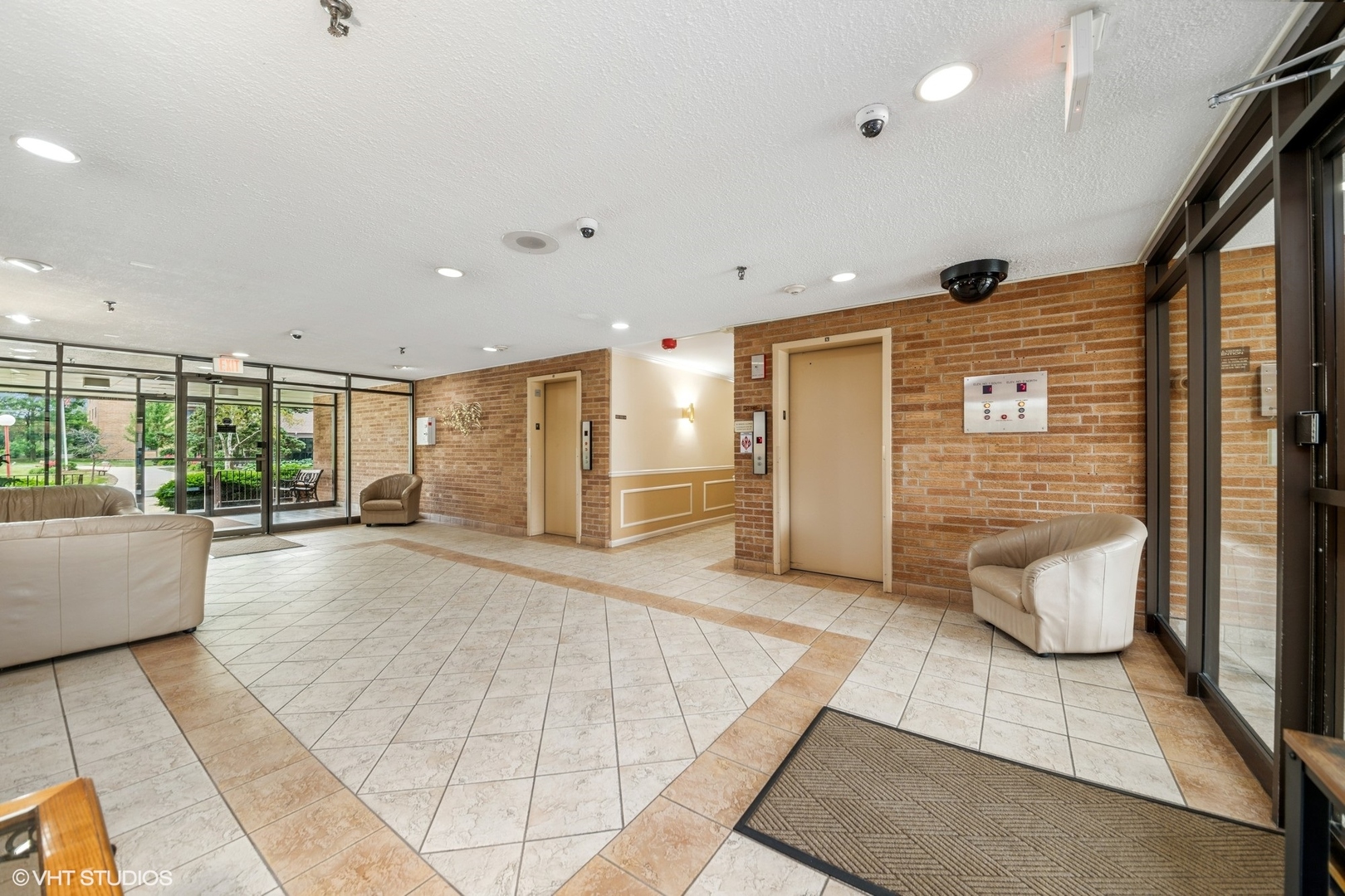1717 W Crystal Lane #701, Mount Prospect, IL 60056