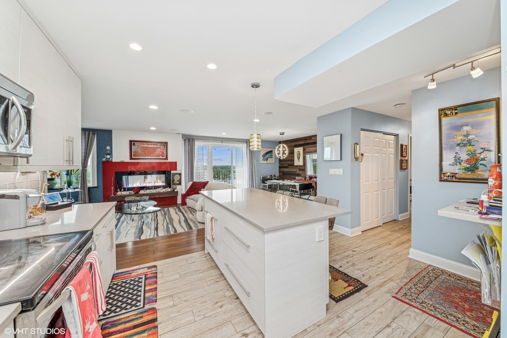 1717 W Crystal Lane #701, Mount Prospect, IL 60056