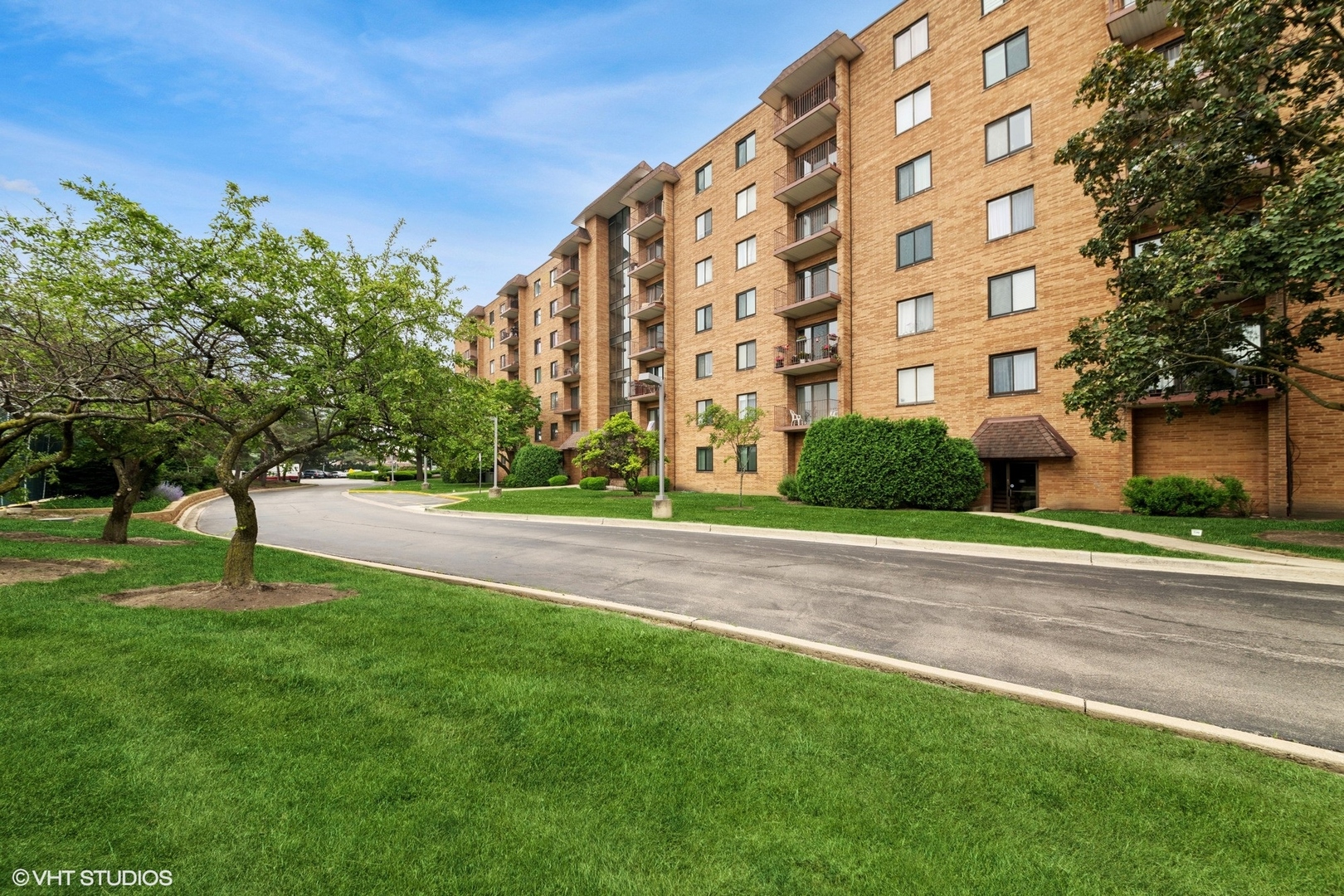 1717 W Crystal Lane #701, Mount Prospect, IL 60056