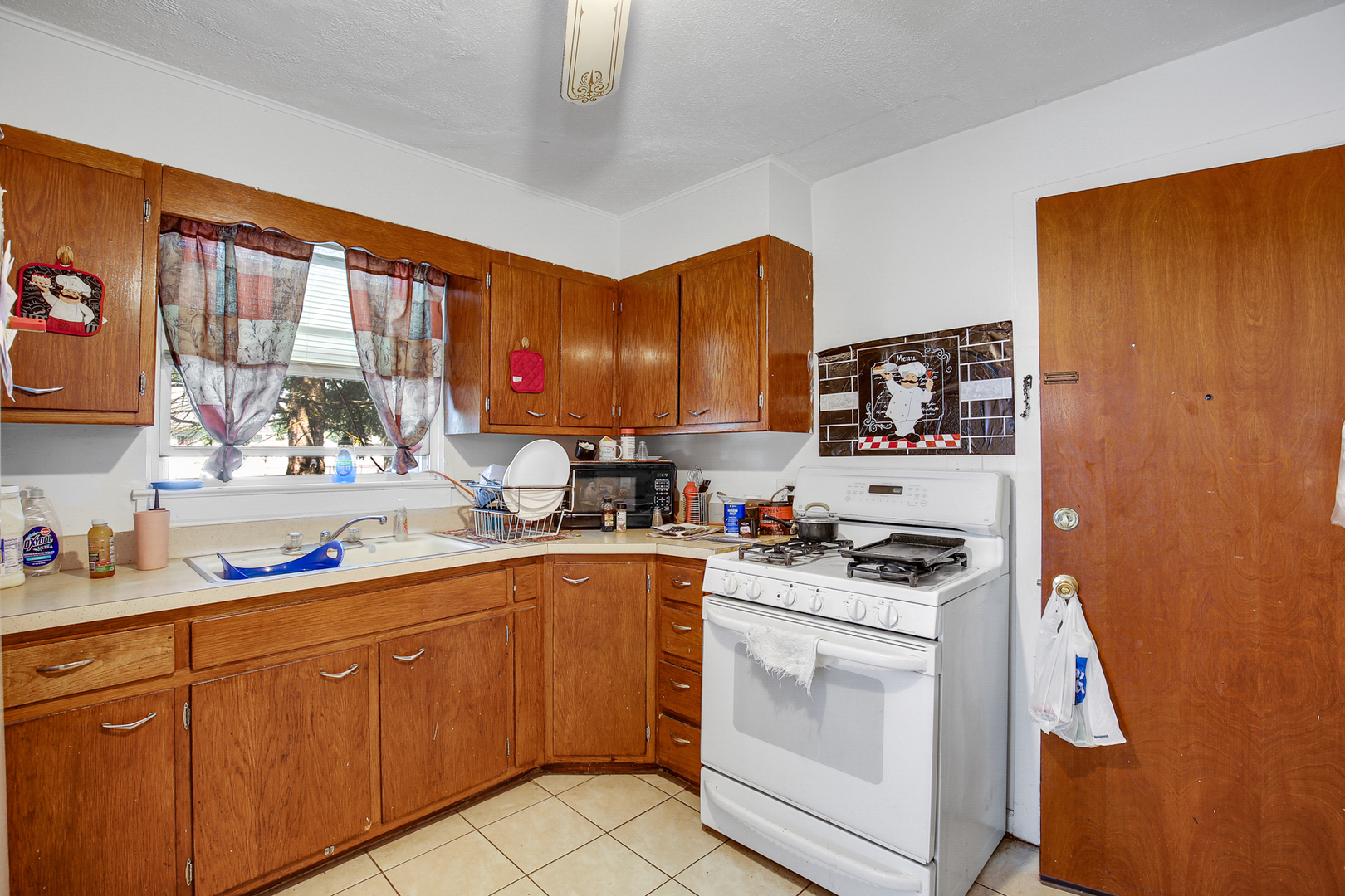 39 Mckinley Avenue, Steger, IL 60475
