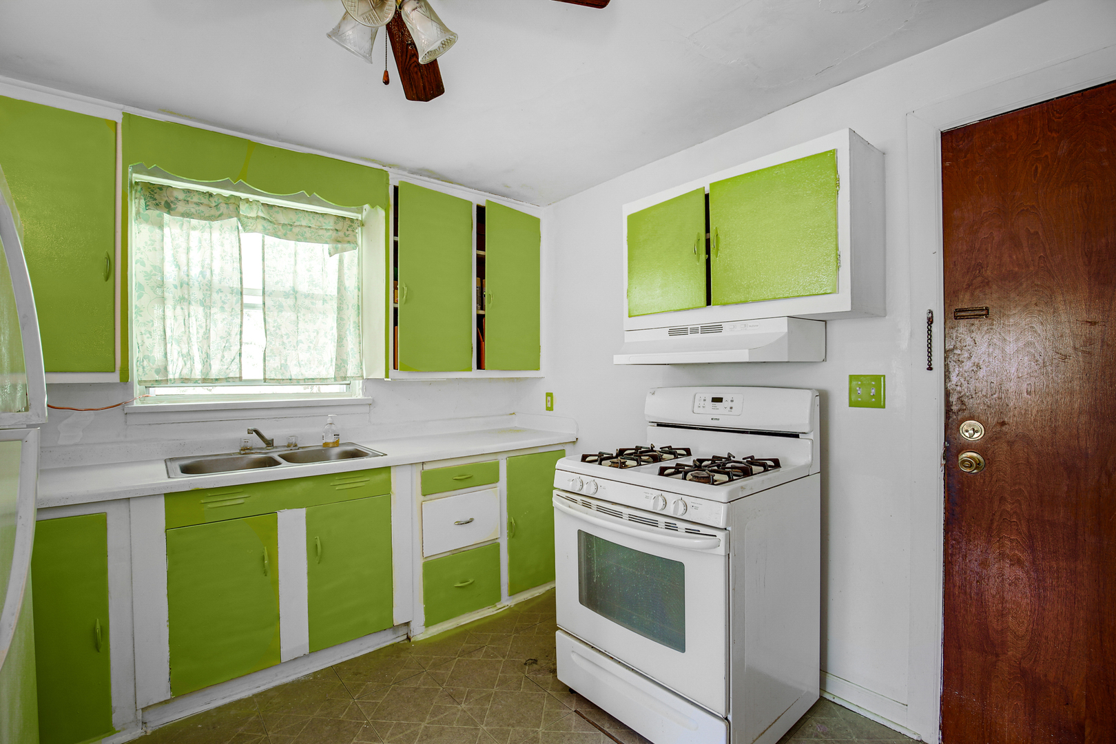 39 Mckinley Avenue, Steger, IL 60475