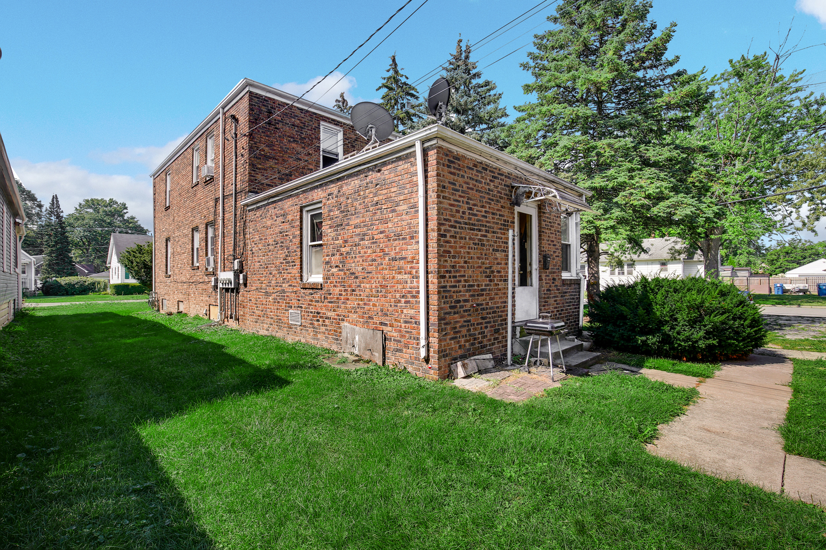 39 Mckinley Avenue, Steger, IL 60475