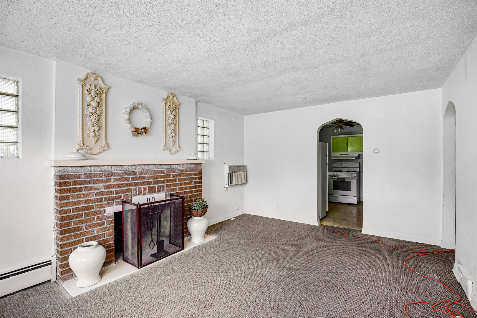 39 Mckinley Avenue, Steger, IL 60475