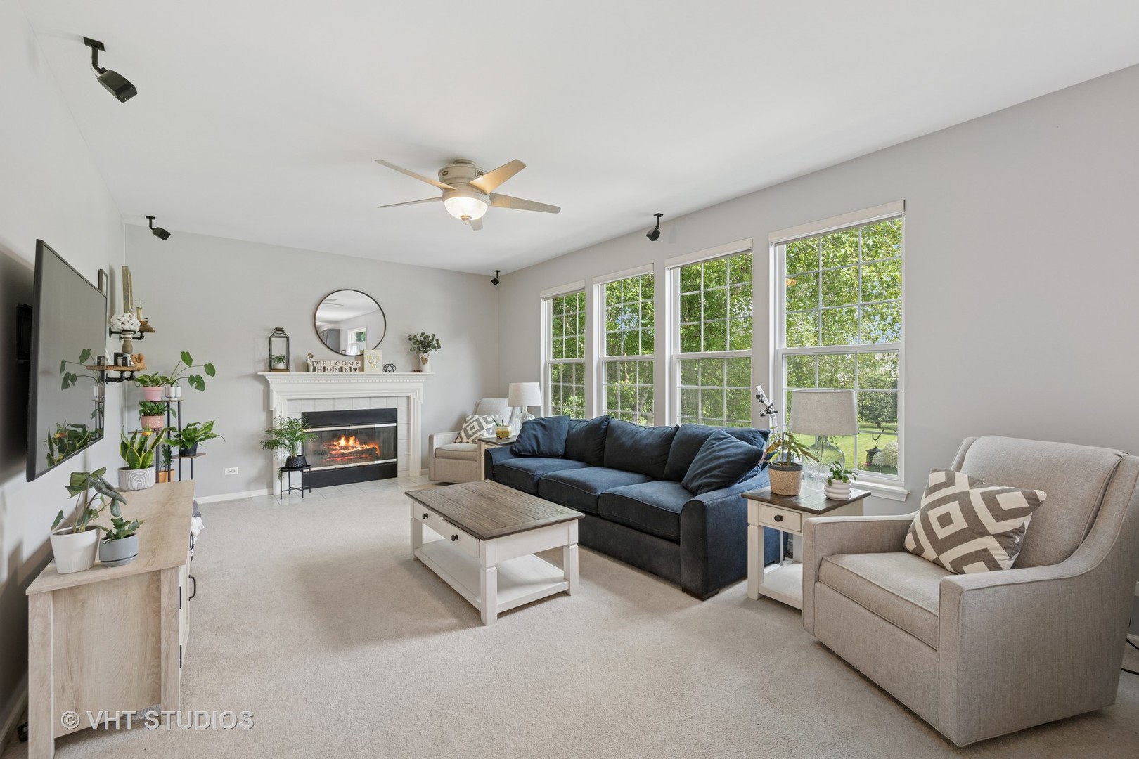 390 Sterling Circle, Cary, IL 60013