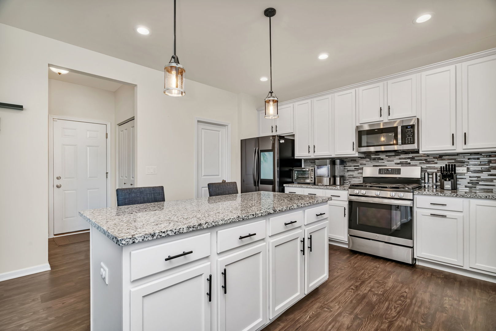 25954 S White Oak Trail, Channahon, IL 60410