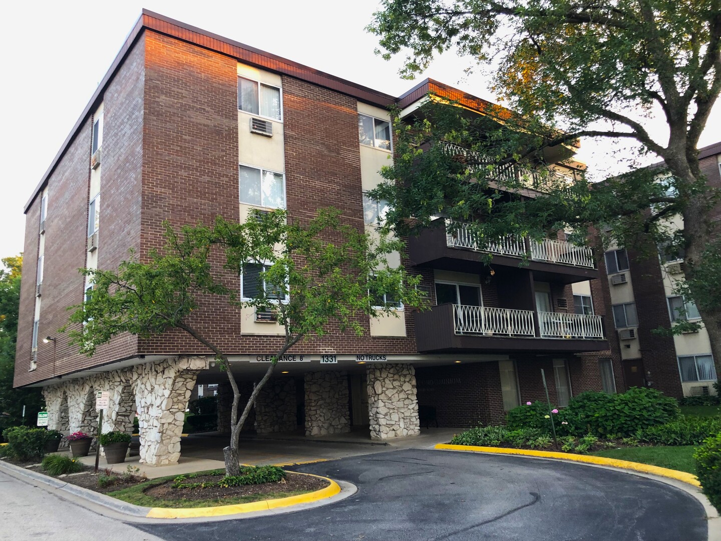 1331 S Finley Road #410, Lombard, IL 60148
