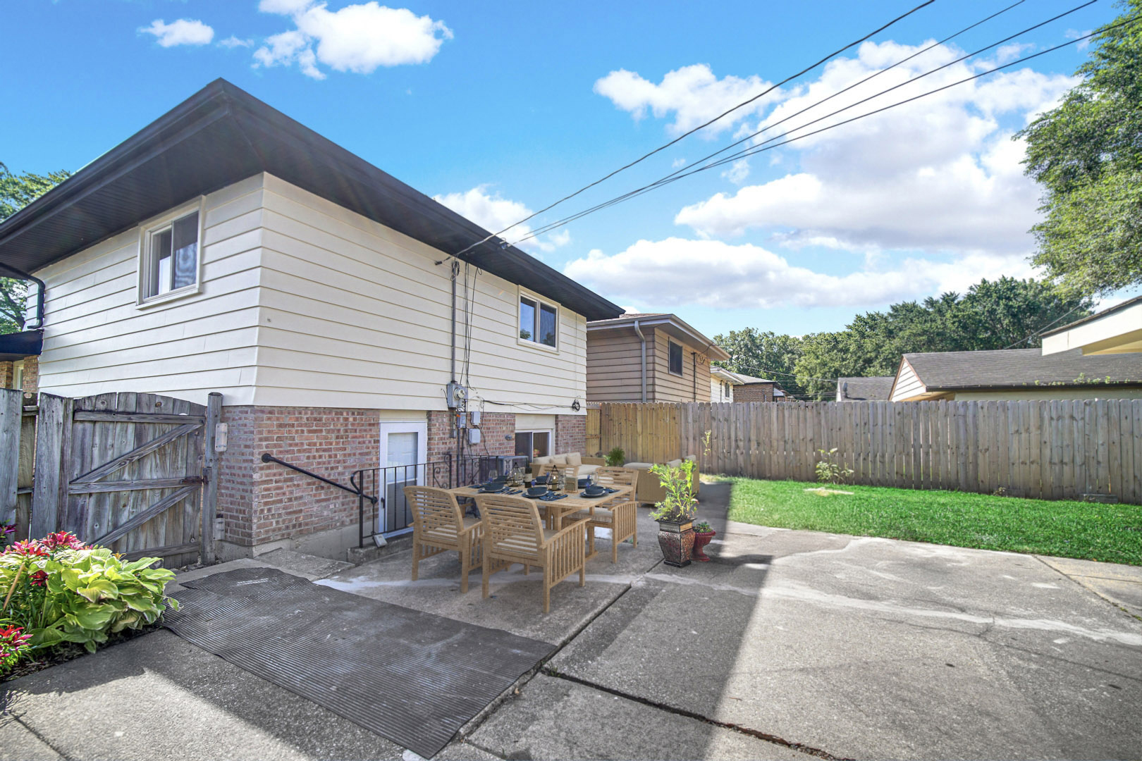 14112 S Hoxie Avenue, Burnham, IL 60633
