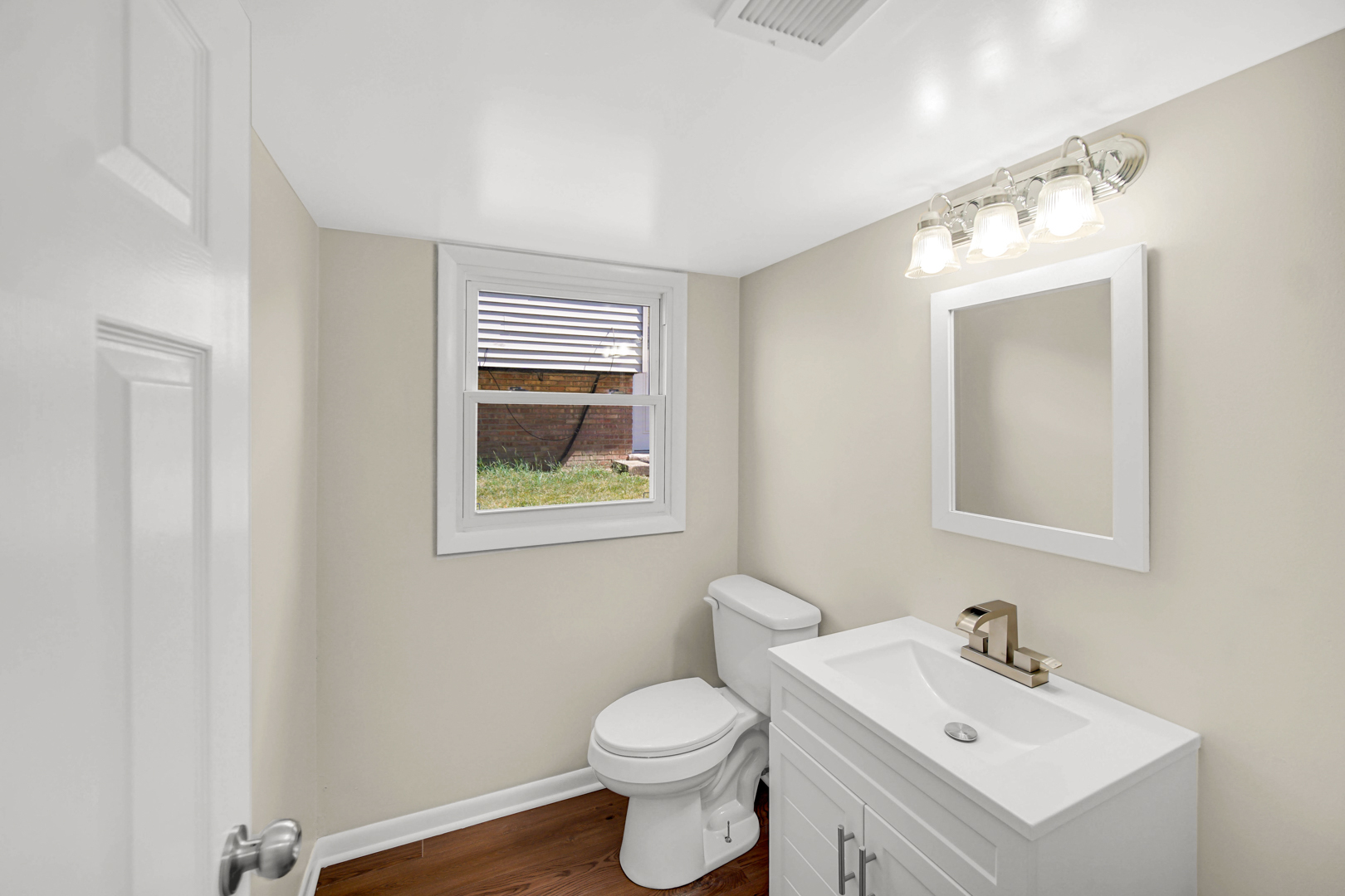 14112 S Hoxie Avenue, Burnham, IL 60633