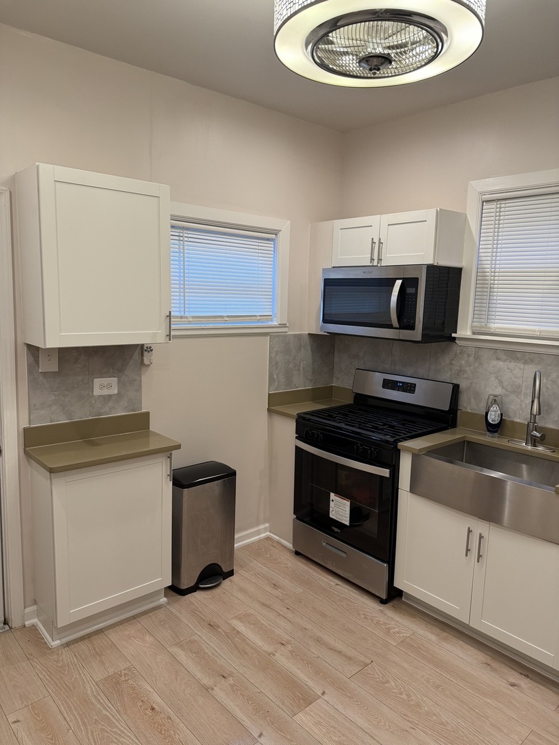 2706 E 78th Street, Chicago, IL 60649