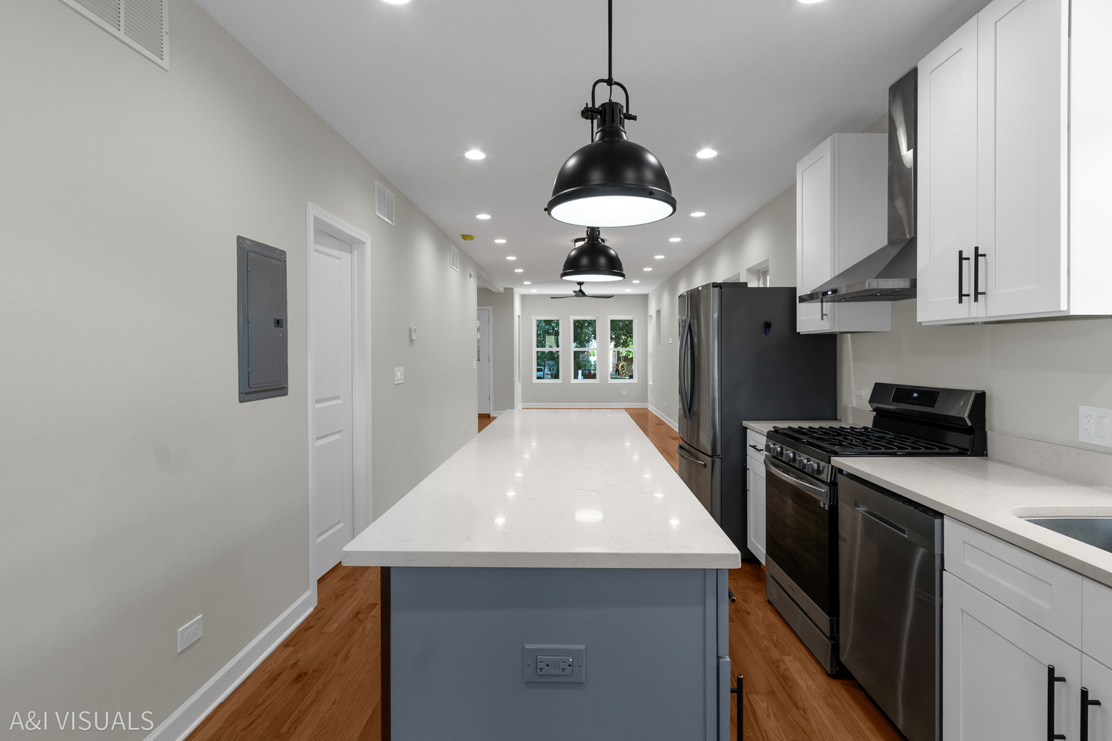 5841 N MEDINA Avenue, Chicago, IL 60646