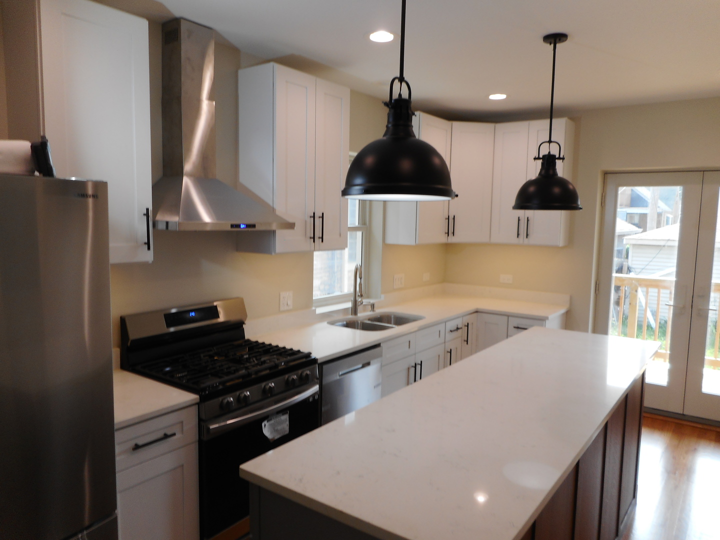 5841 N MEDINA Avenue, Chicago, IL 60646
