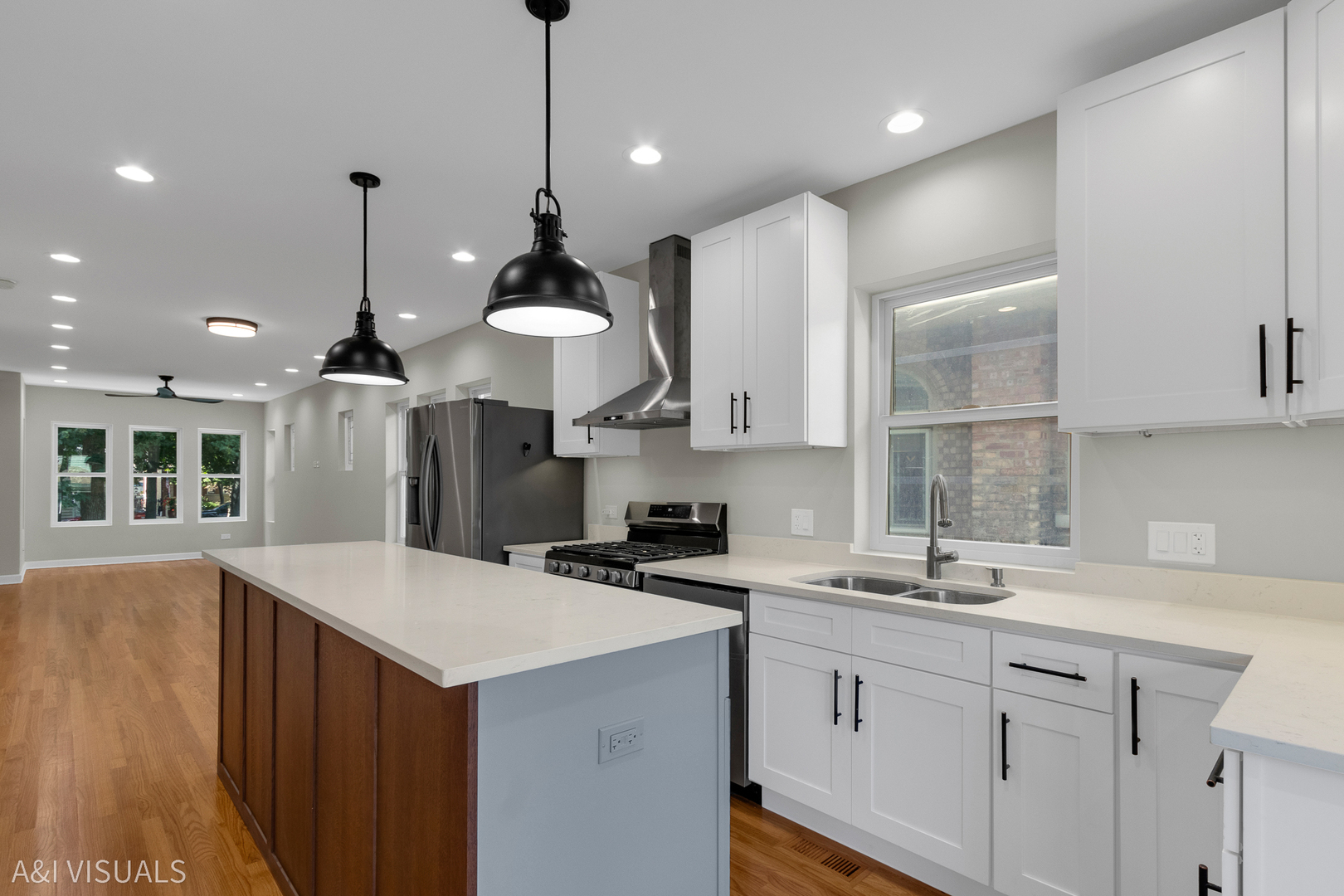 5841 N MEDINA Avenue, Chicago, IL 60646