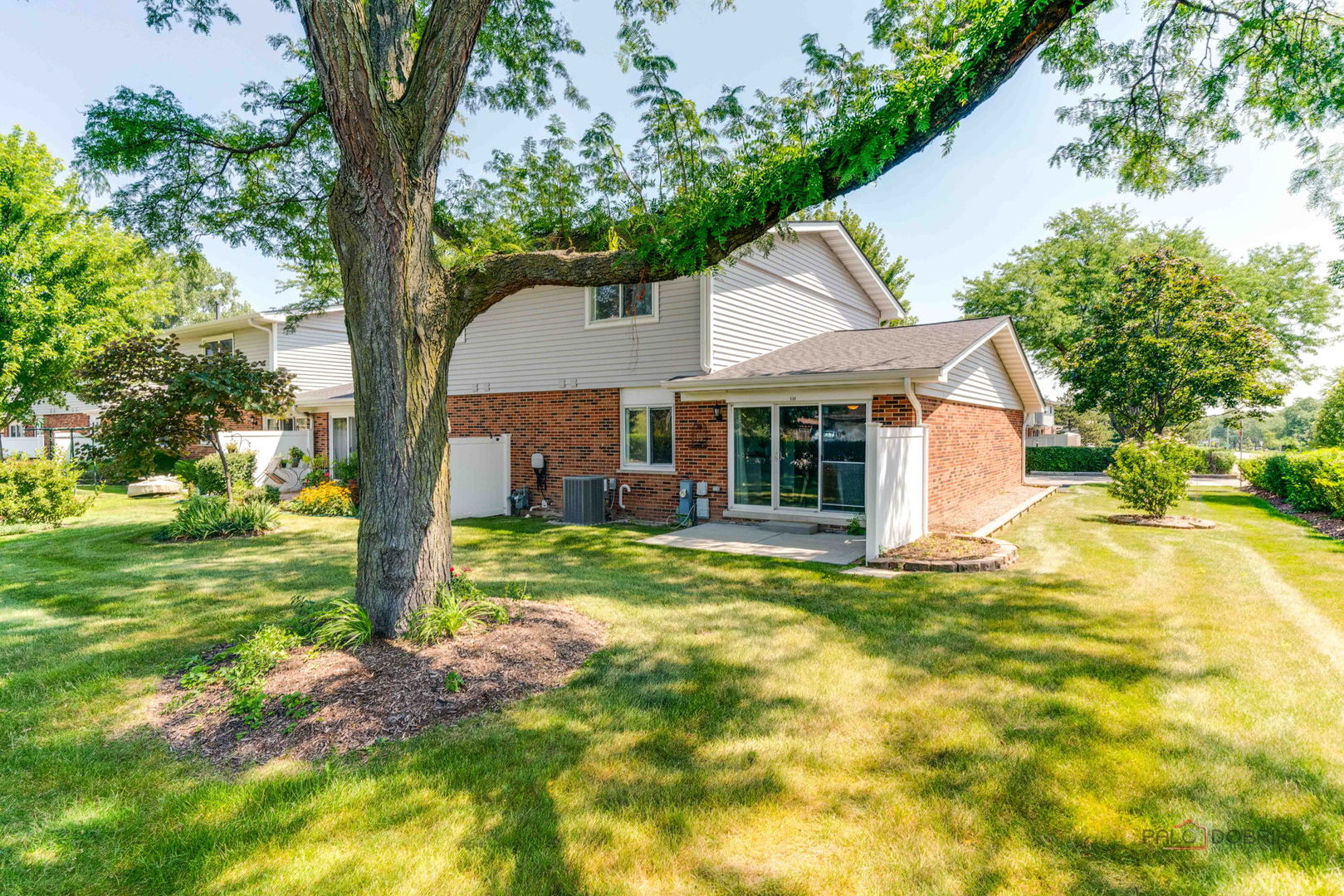 530 Wiltshire Court, Schaumburg, IL 60193