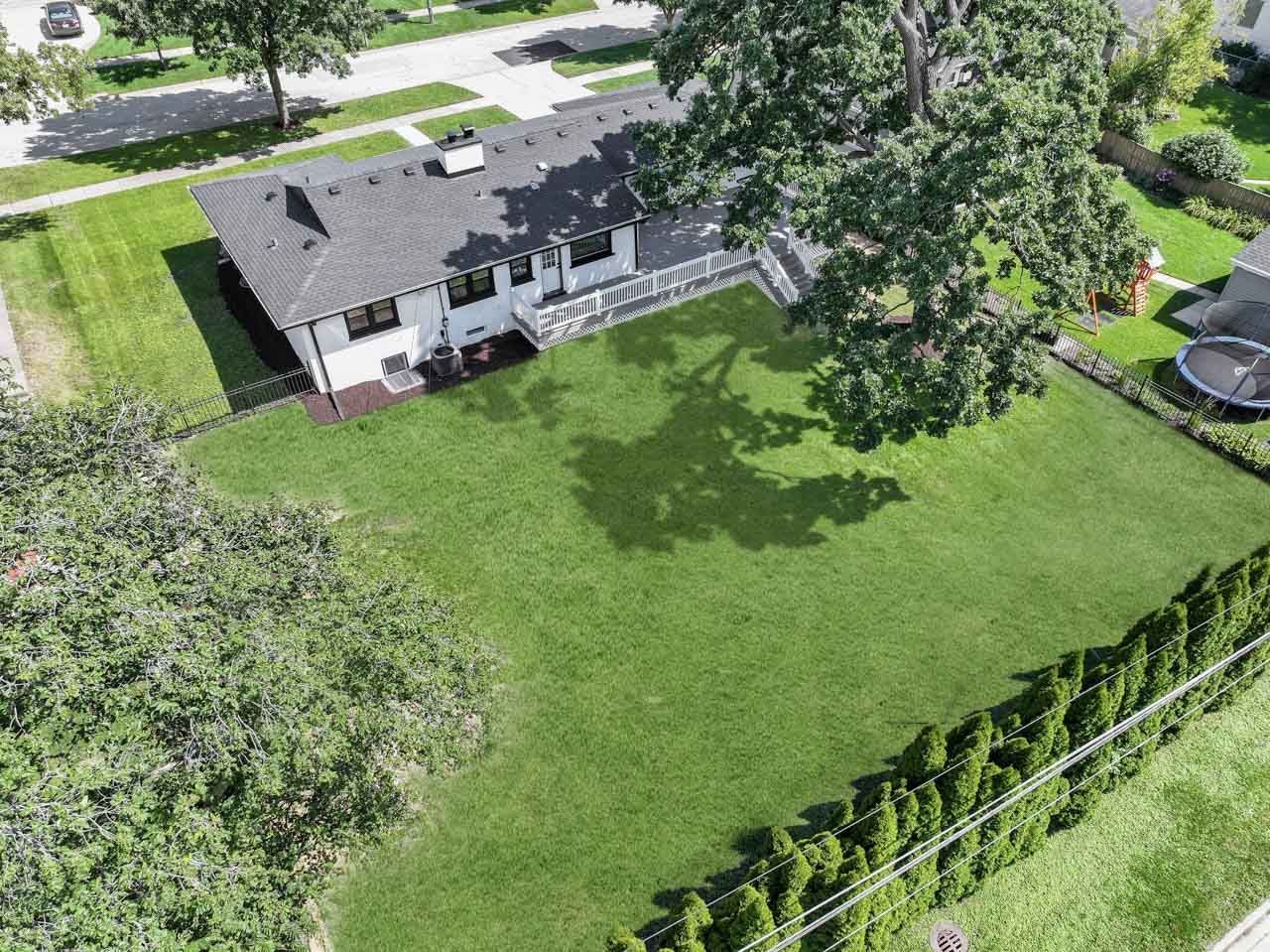 330 N Oaklawn Avenue, Elmhurst, IL 60126