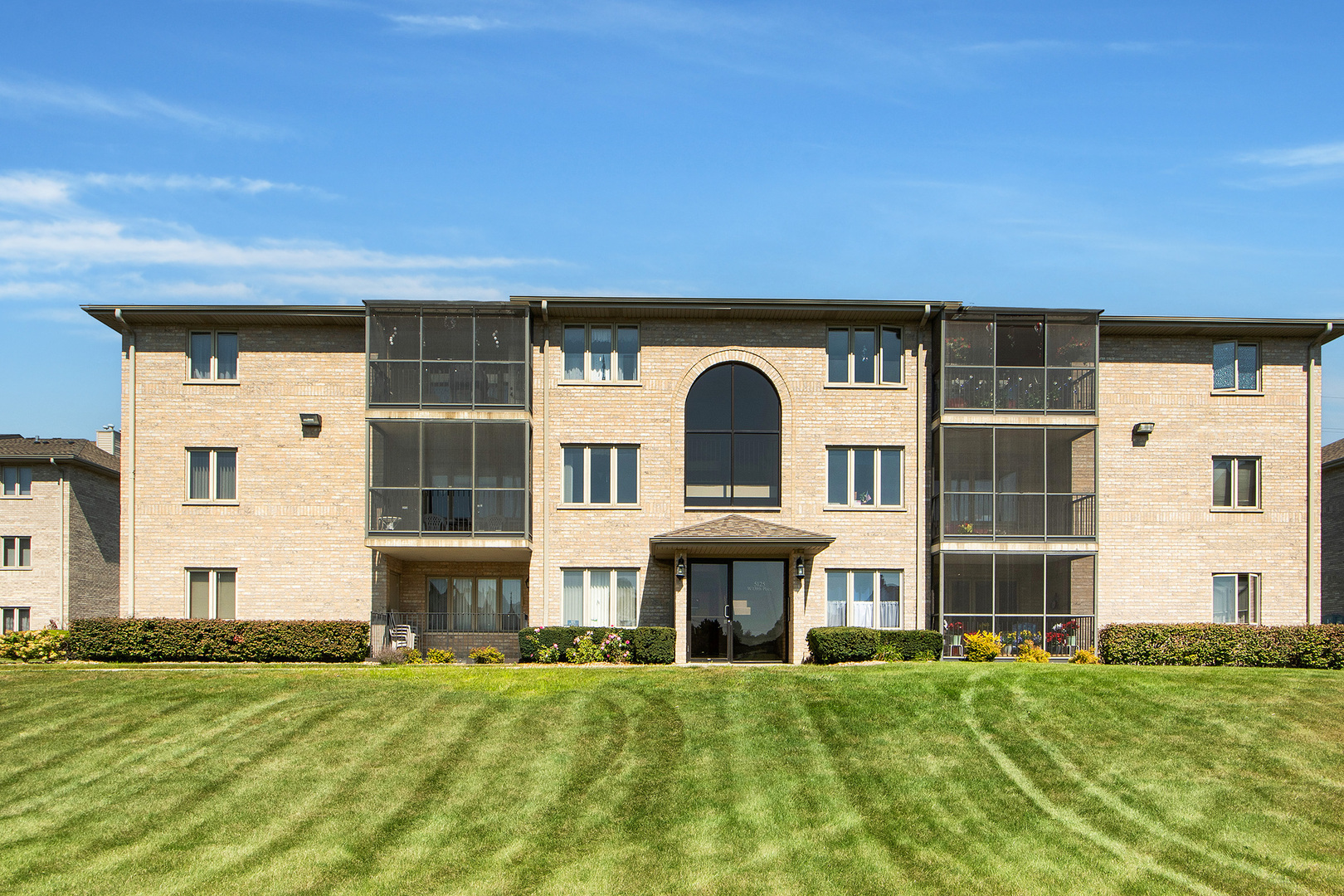 5125 139th Place #603, Crestwood, IL 60418