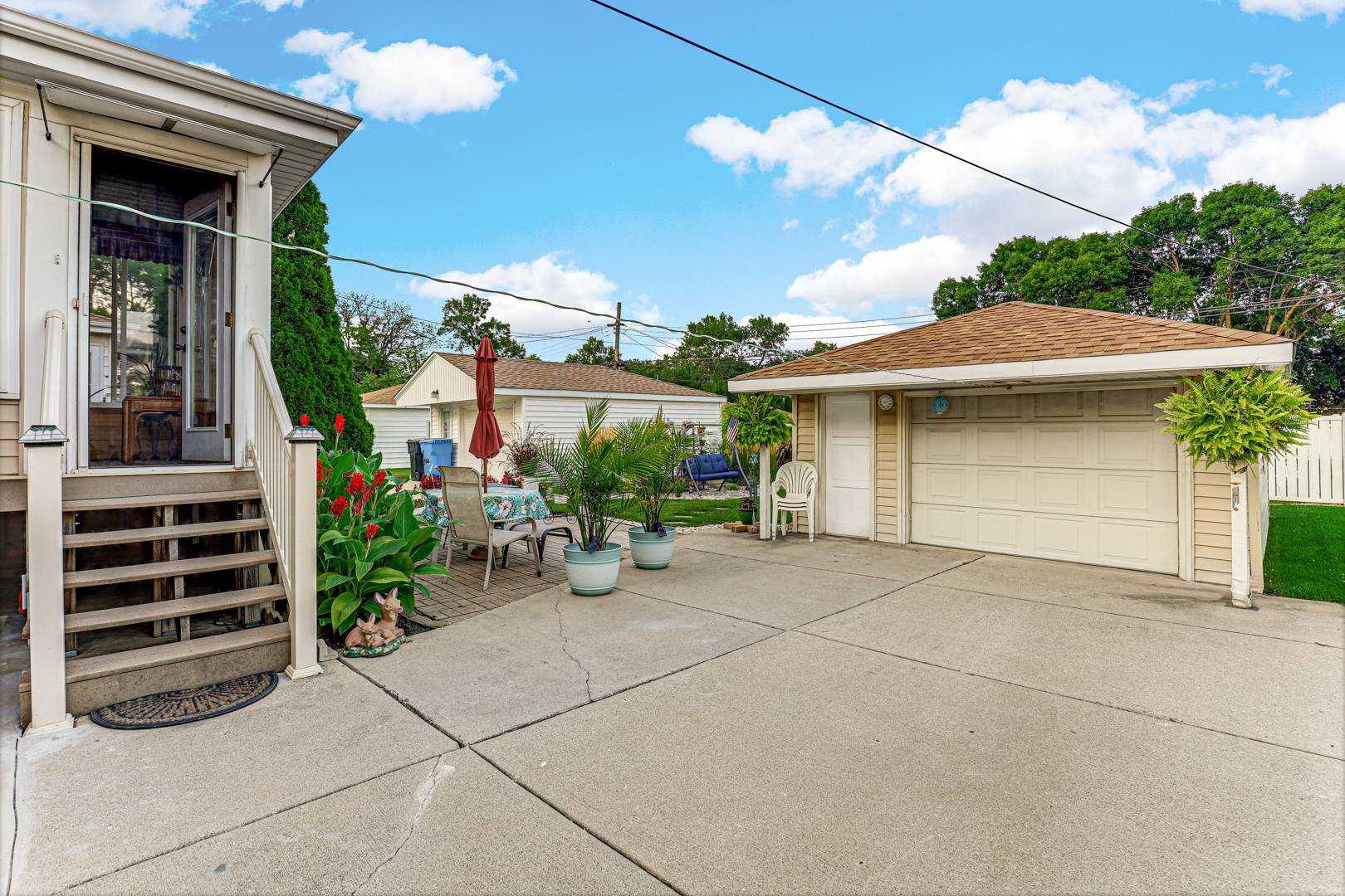 4943 N Newland Avenue, Chicago, IL 60656