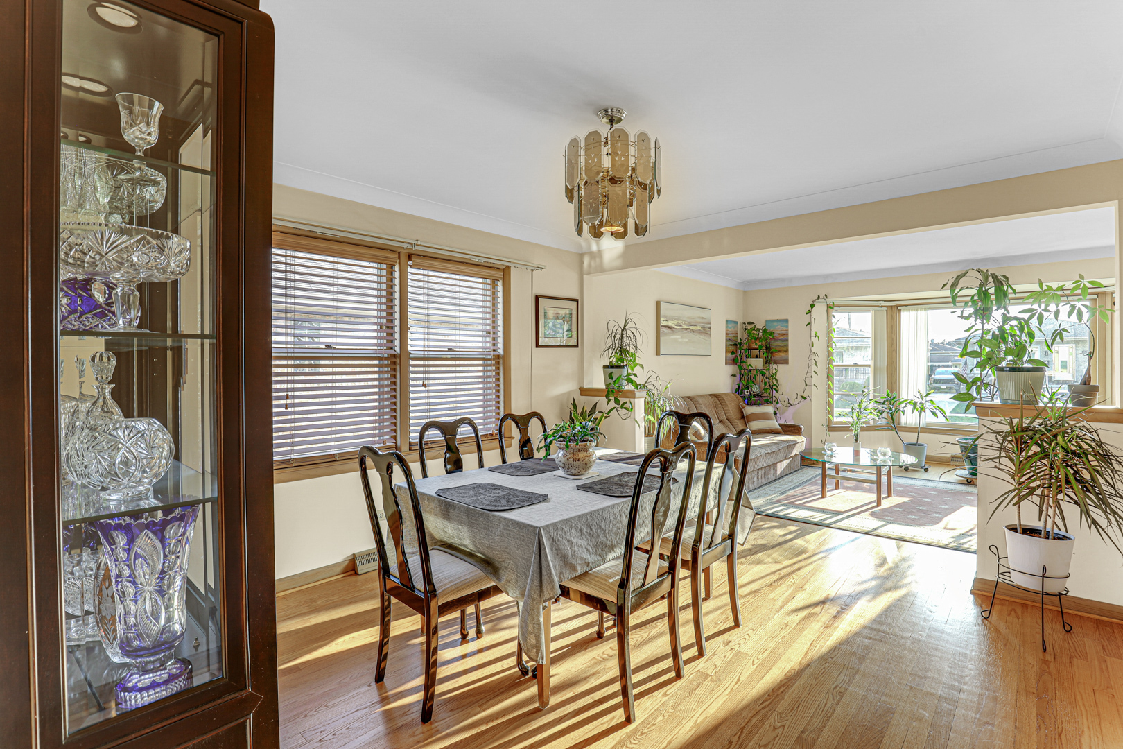 4943 N Newland Avenue, Chicago, IL 60656
