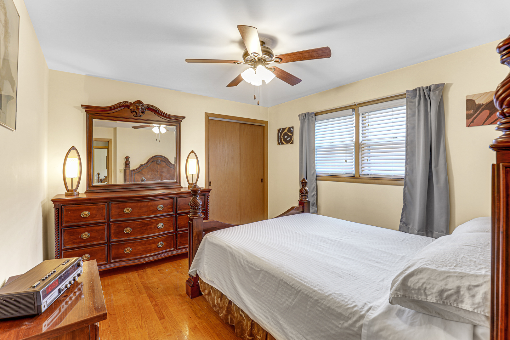 4943 N Newland Avenue, Chicago, IL 60656