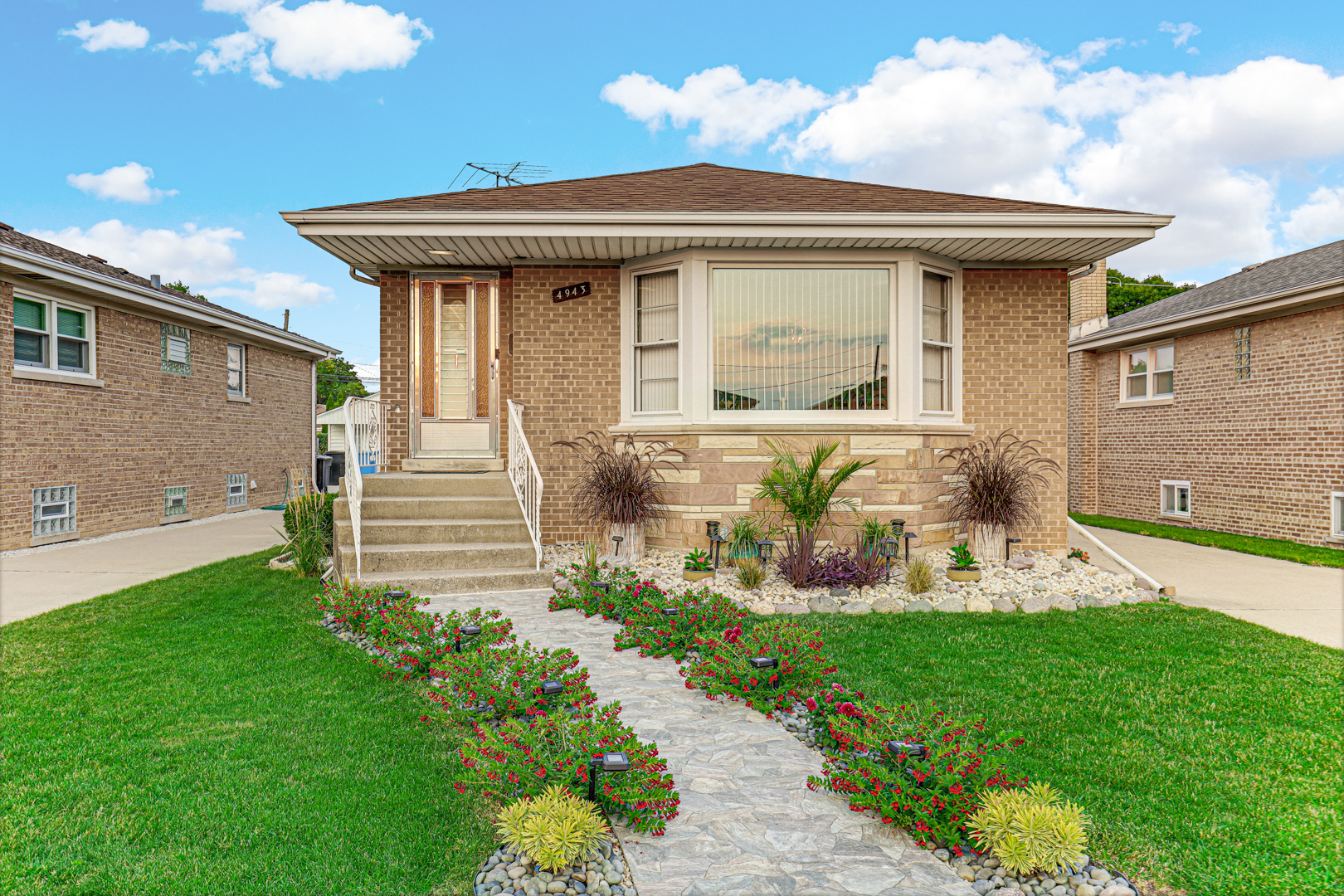 4943 N Newland Avenue, Chicago, IL 60656