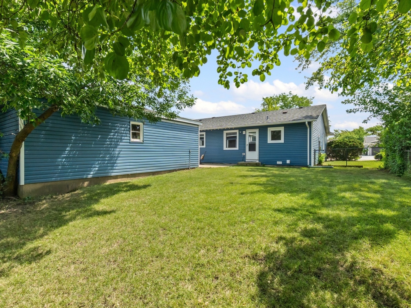1124 LOVELL Court, Elk Grove Village, IL 60007