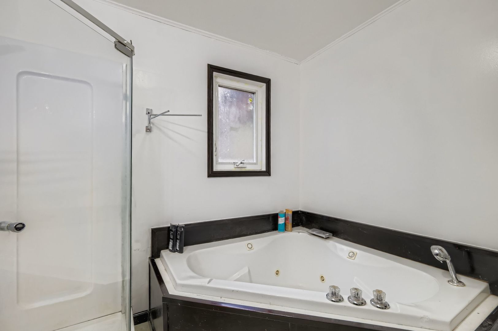 1450 S Stewart Avenue, Lombard, IL 60148