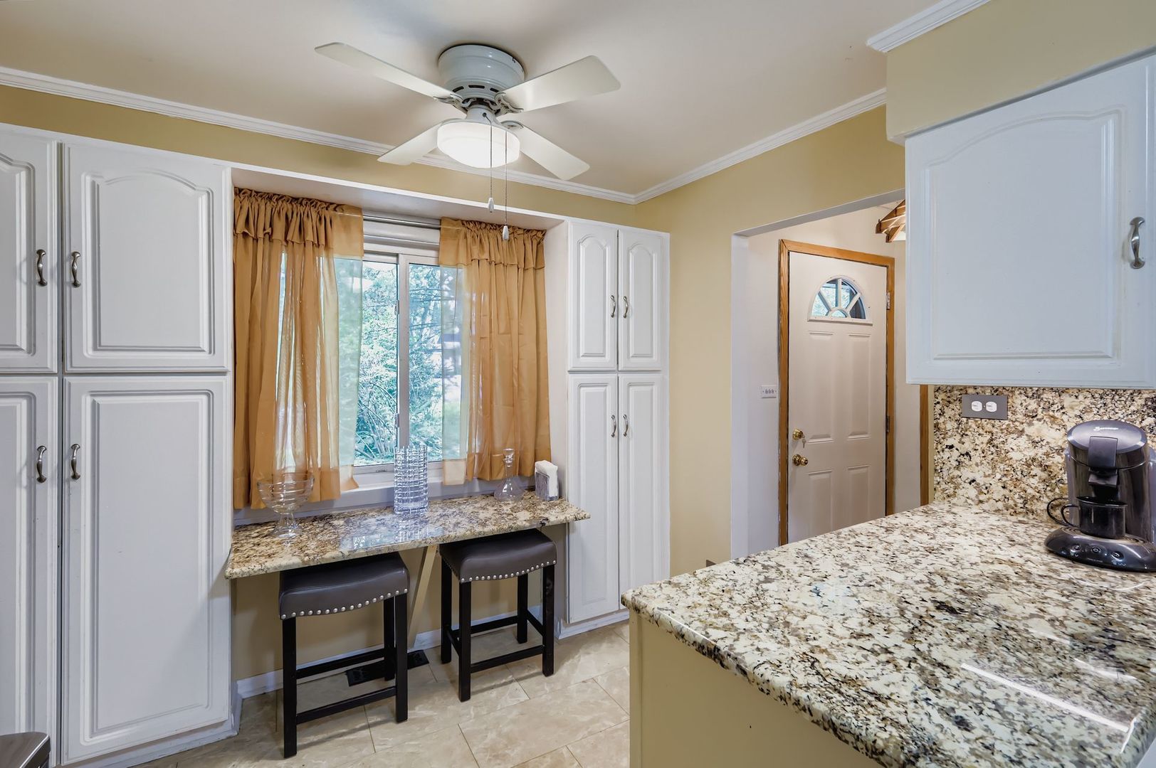 1450 S Stewart Avenue, Lombard, IL 60148