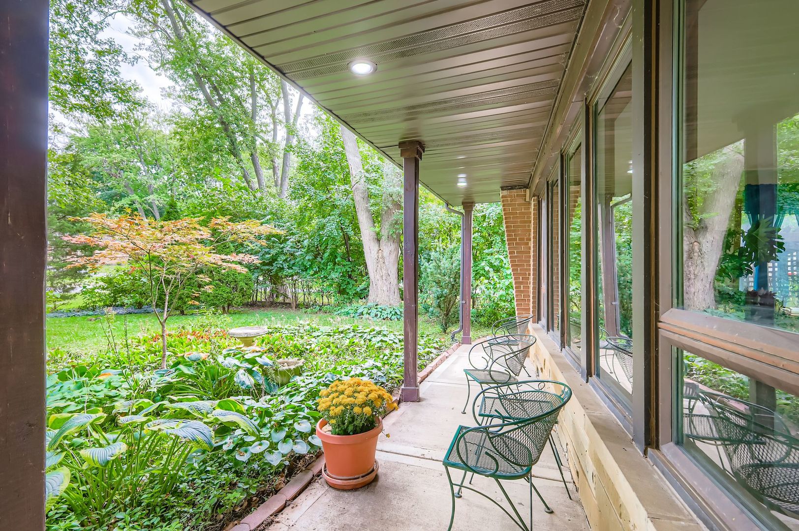 1450 S Stewart Avenue, Lombard, IL 60148