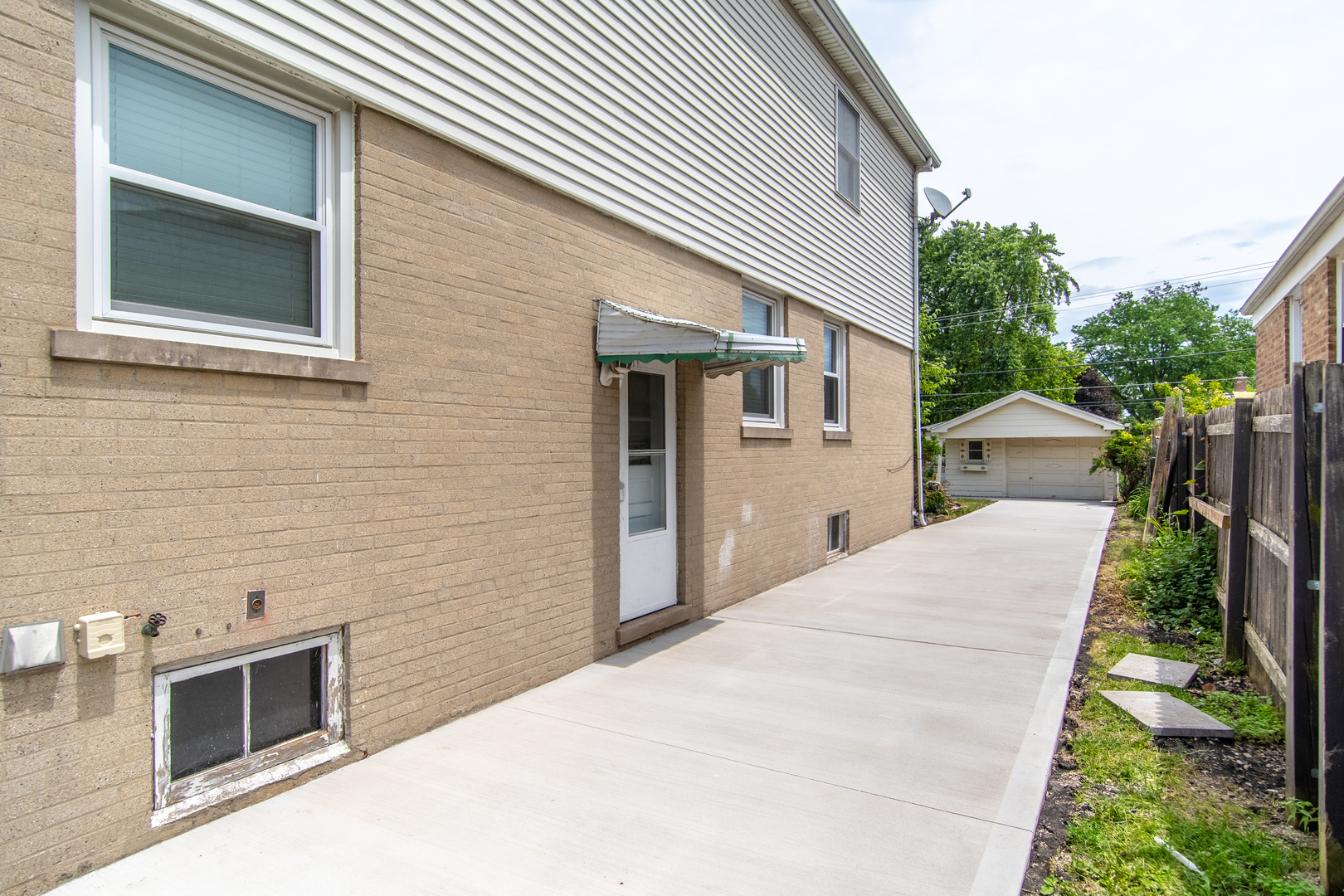 301 Bohland Avenue, Bellwood, IL 60104