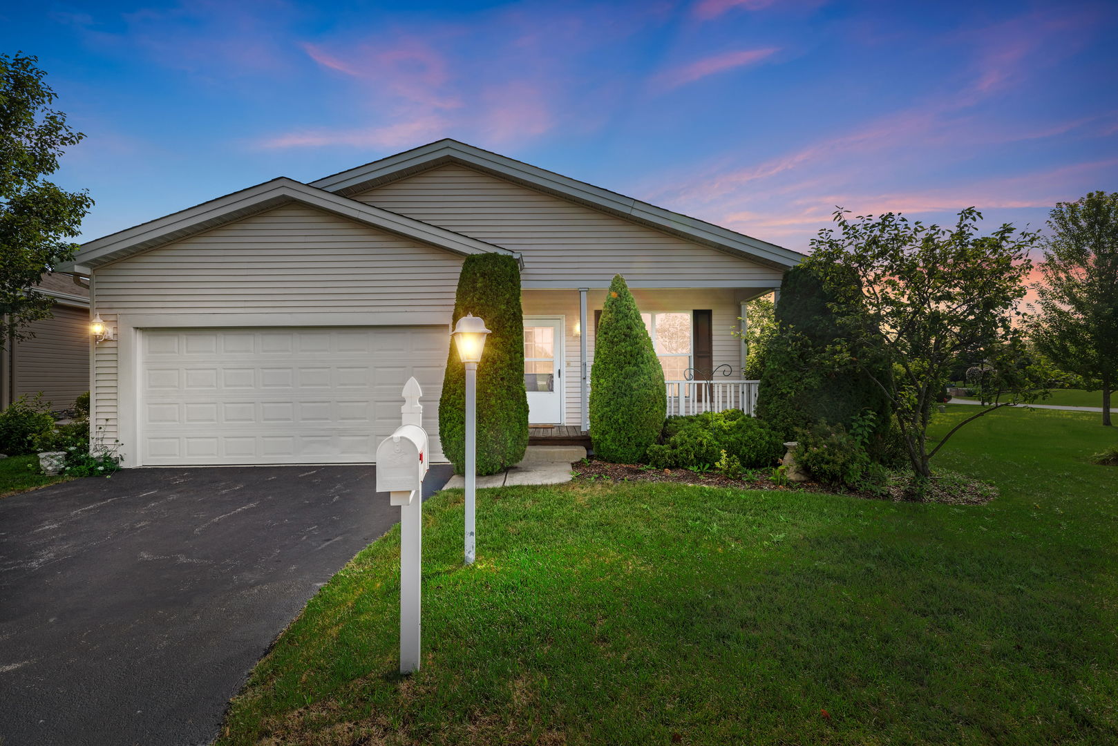 1 Rocking Horse Lane, Grayslake, IL 60030