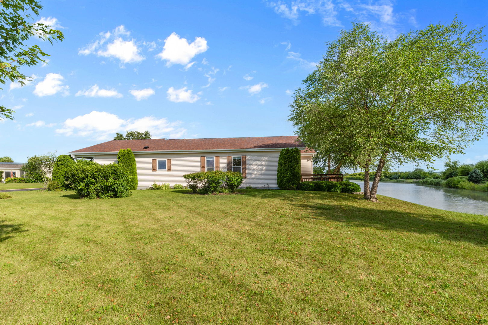 1 Rocking Horse Lane, Grayslake, IL 60030