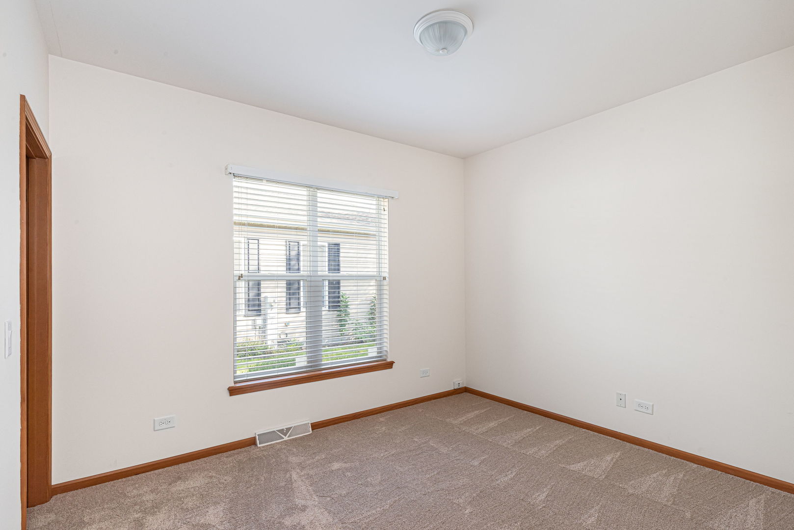 1 Rocking Horse Lane, Grayslake, IL 60030