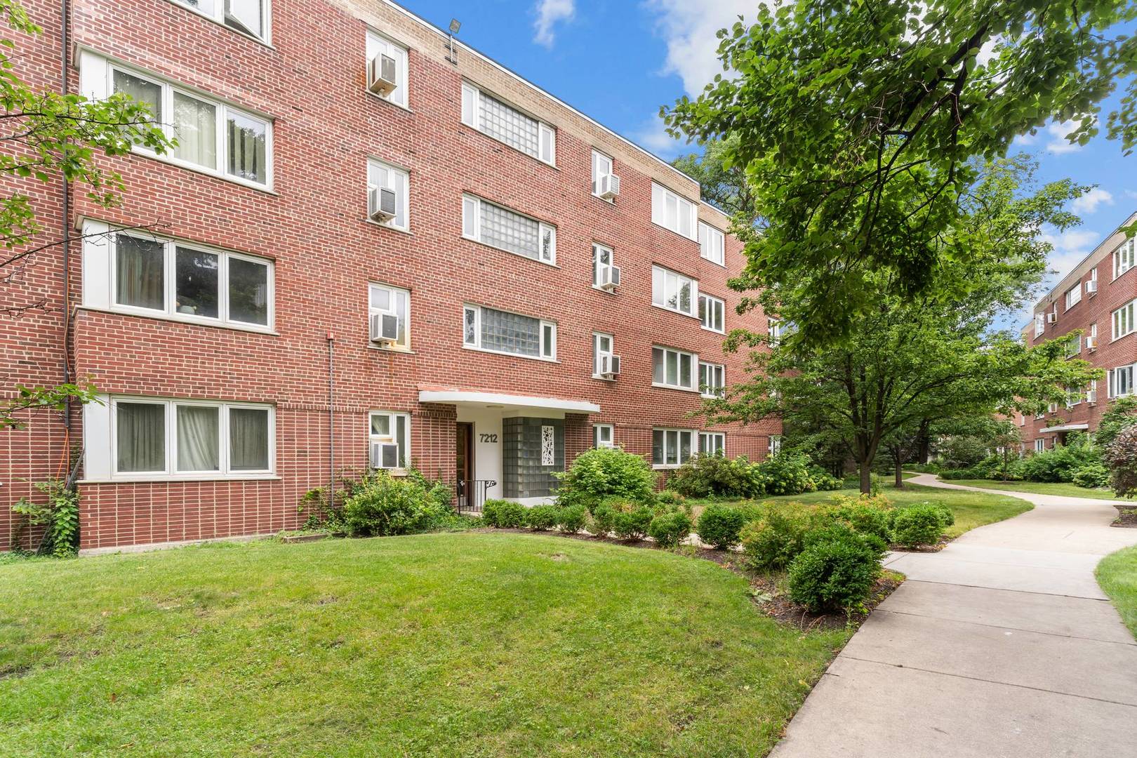 7212 Oak Avenue #3NE, River Forest, IL 60305