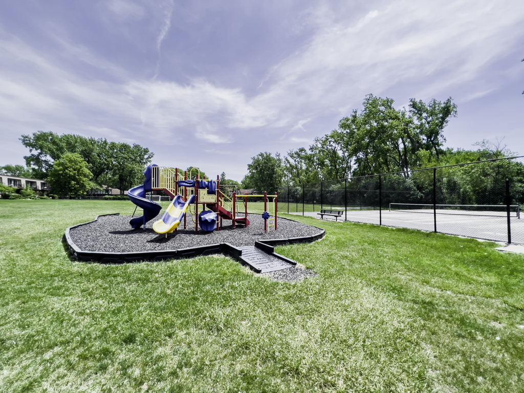 26 Cour Versaille Court #26, Palos Hills, IL 60465