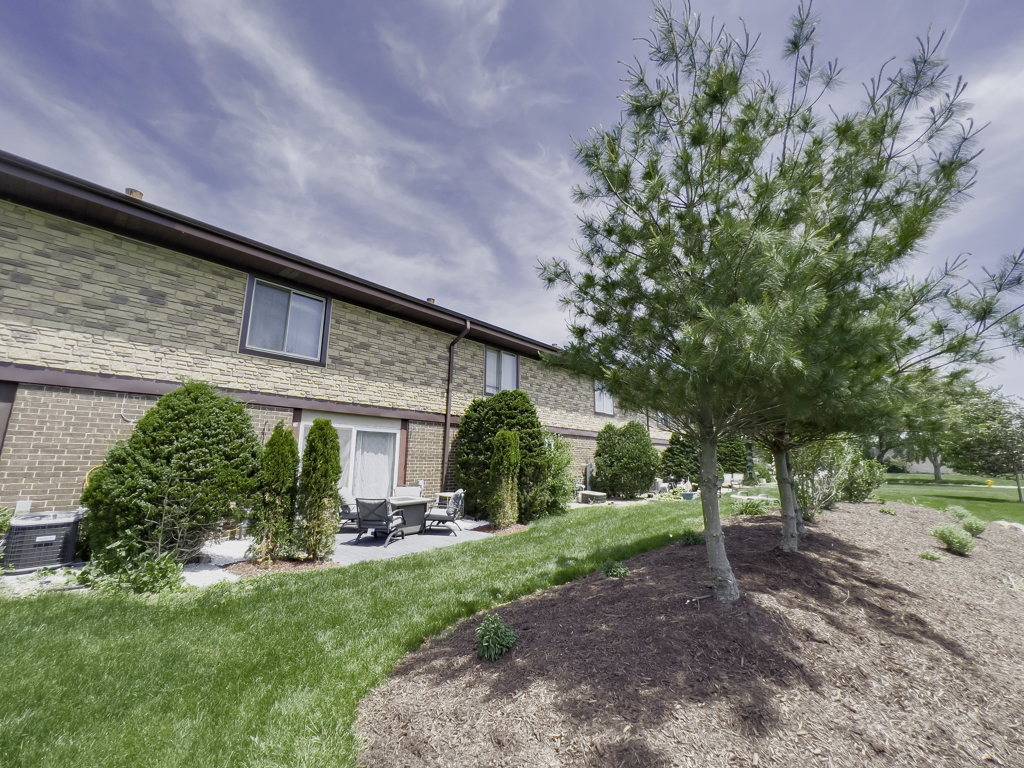 26 Cour Versaille Court #26, Palos Hills, IL 60465
