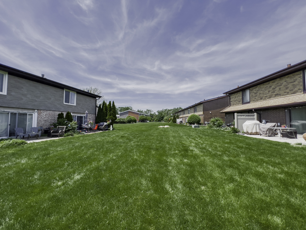 26 Cour Versaille Court #26, Palos Hills, IL 60465
