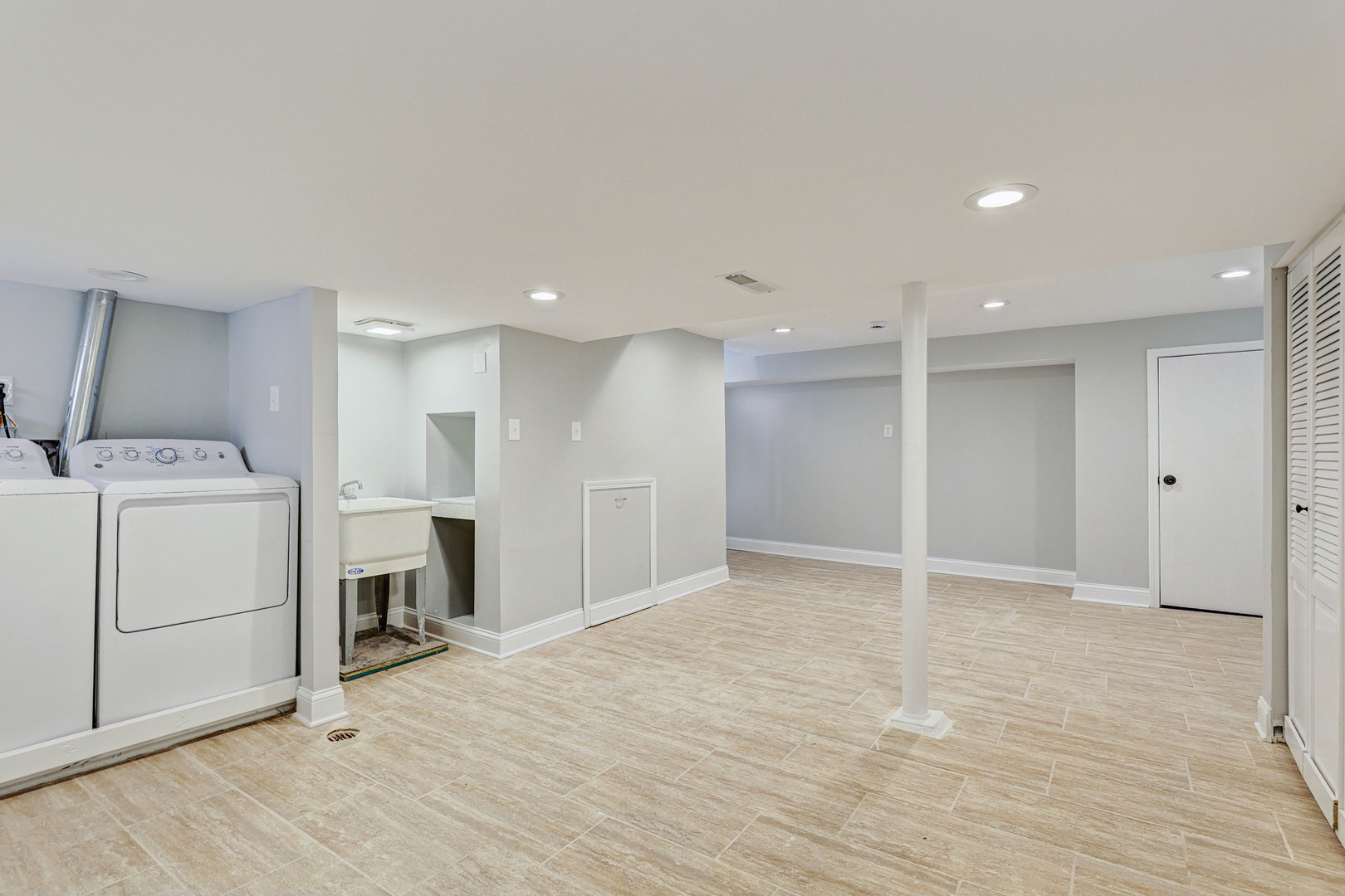 3901 Jackson Street, Bellwood, IL 60104