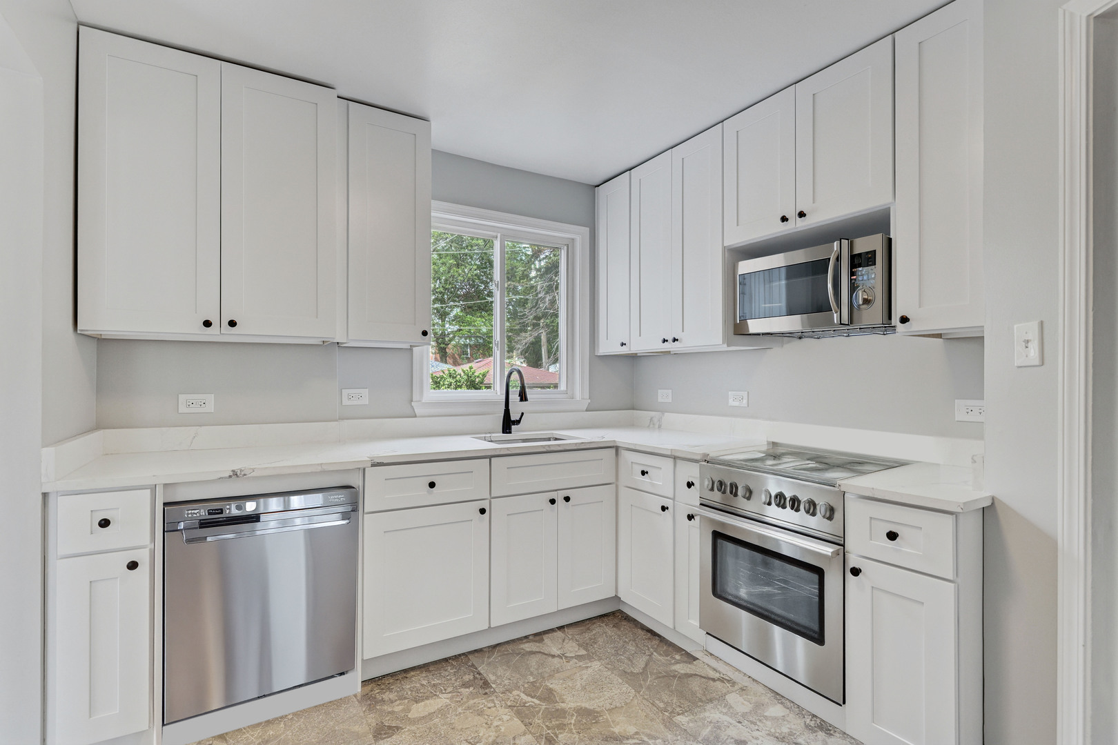 3901 Jackson Street, Bellwood, IL 60104